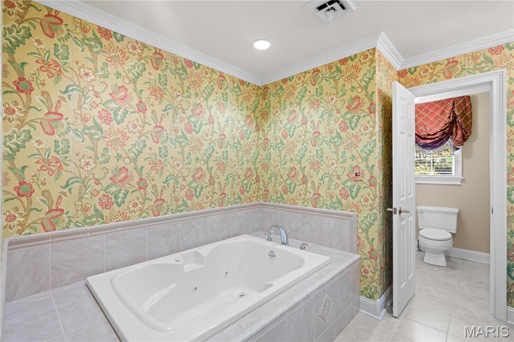 Charleston, Missouri, 63834, United States, 5 Bedrooms Bedrooms, ,4 BathroomsBathrooms,Residential,For Sale,1938215