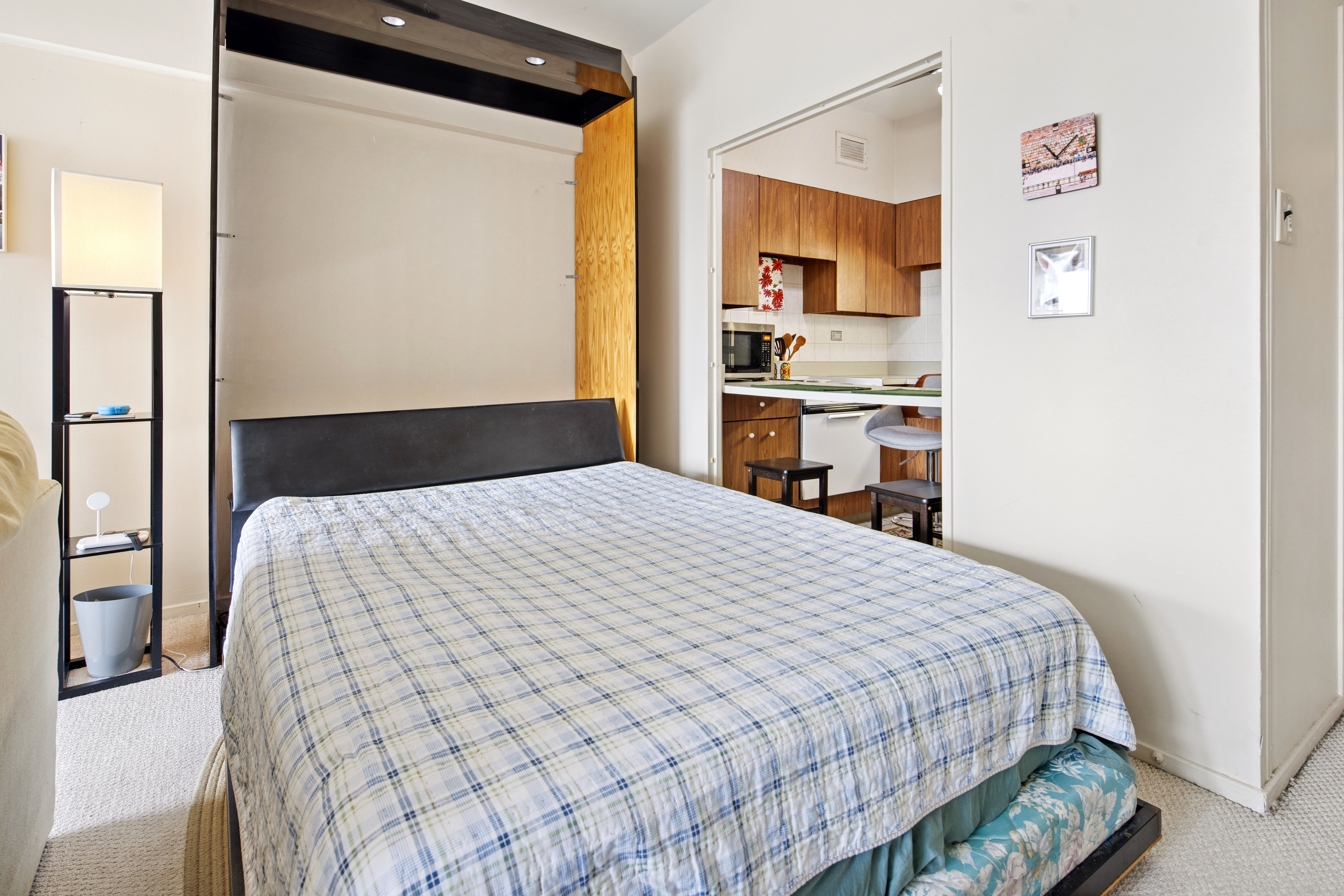  Sunny South-Facing Studio, High Ceilings, Spectacular Views - 物件實景