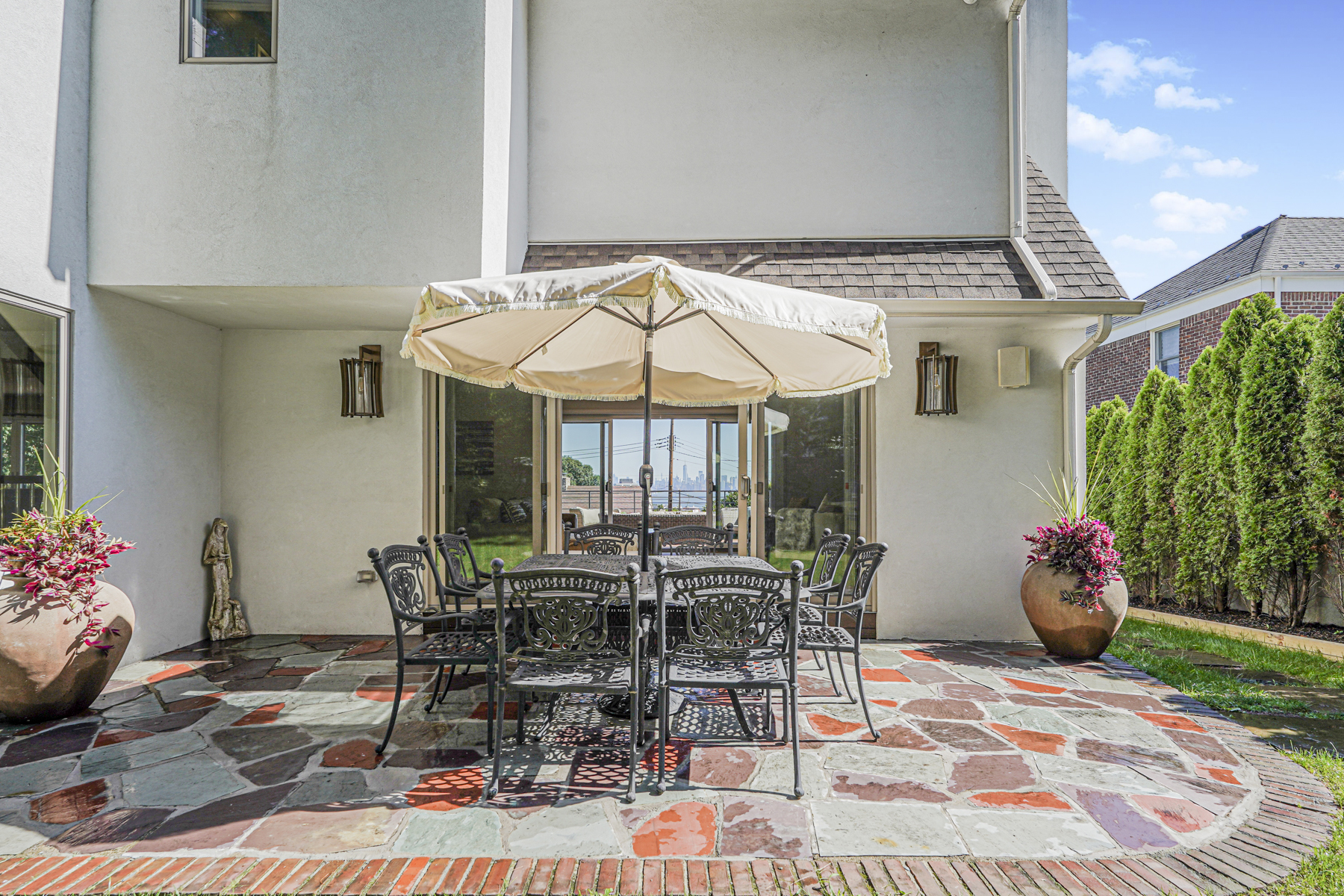 Staten Island, New York, 10304, United States, 4 Bedrooms Bedrooms, ,4 BathroomsBathrooms,Residential,For Sale,1949787