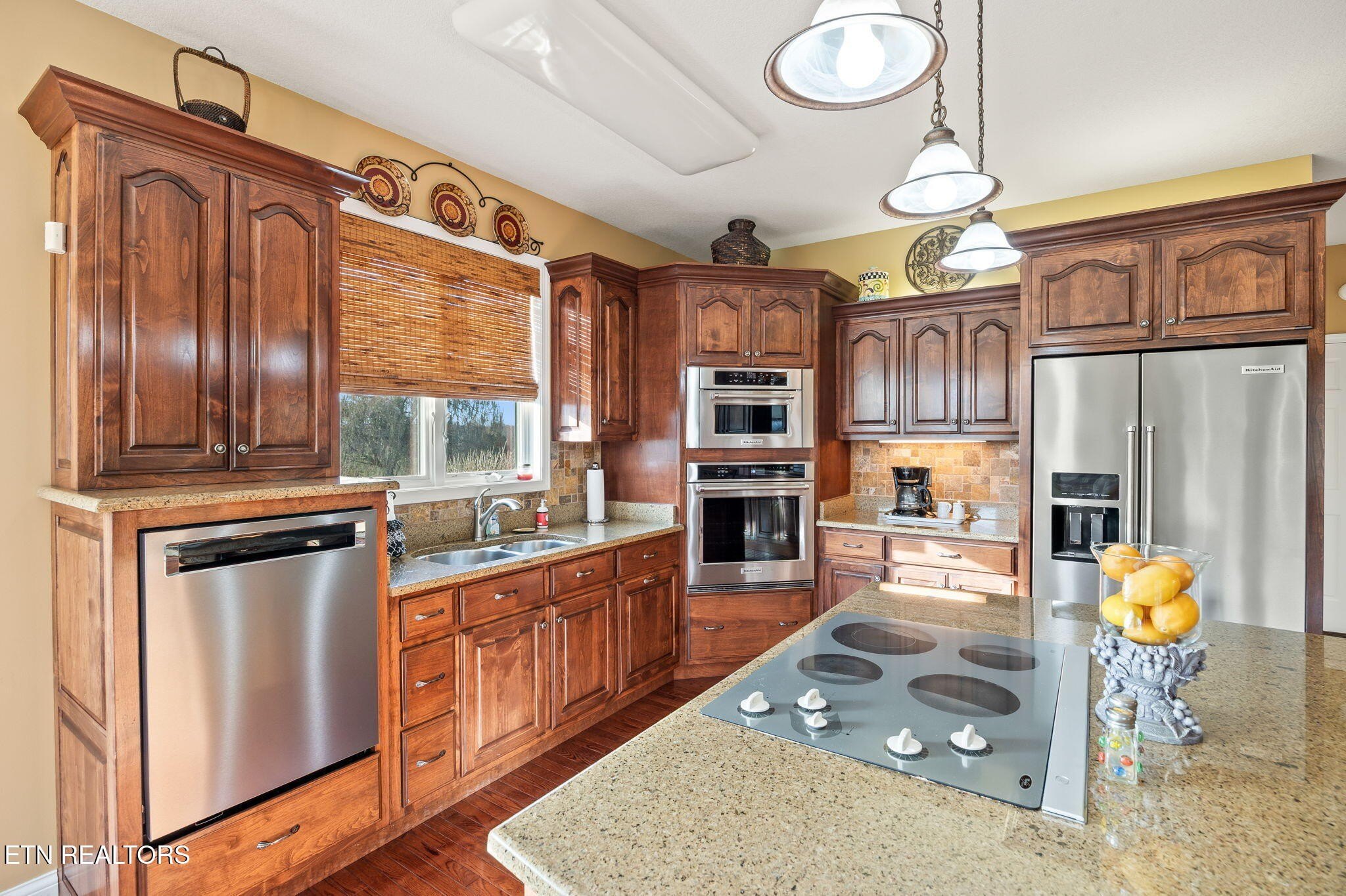 Deer Lodge, Tennessee, 37726, United States, 3 Bedrooms Bedrooms, ,4 BathroomsBathrooms,Residential,For Sale,1996492