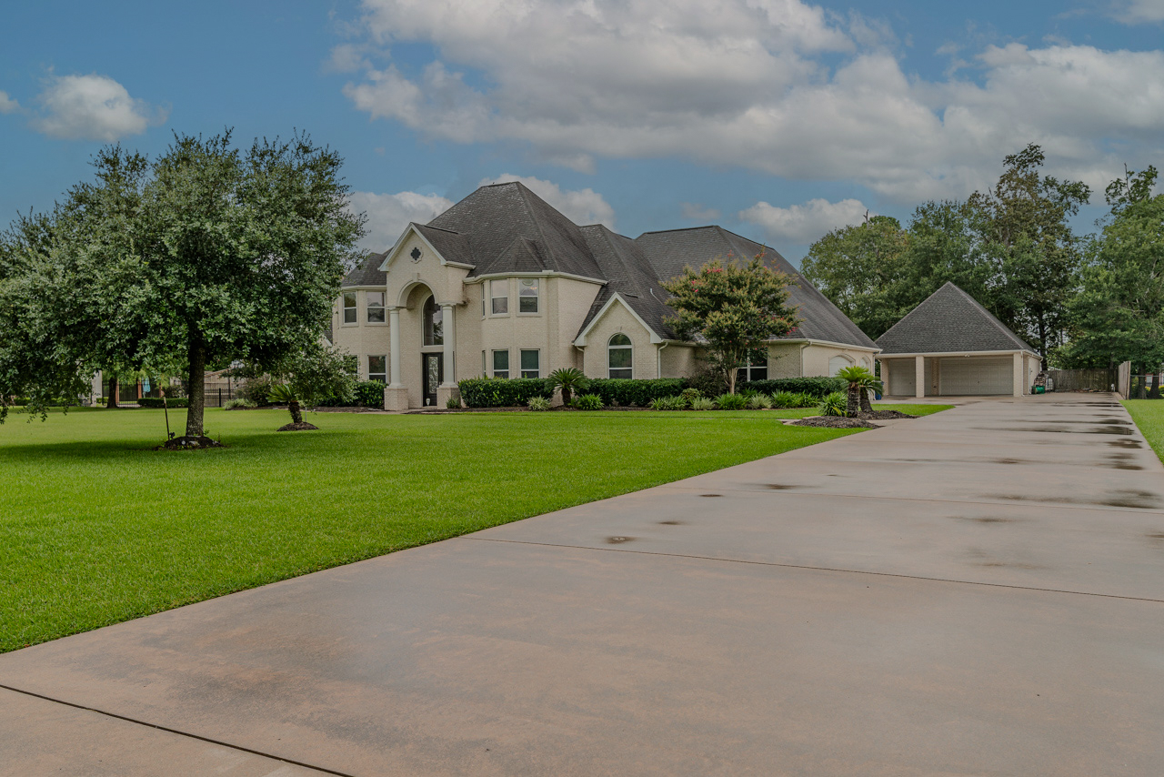 Orange, Texas, 77630, United States, 3 Bedrooms Bedrooms, ,5 BathroomsBathrooms,Residential,For Sale,1901539