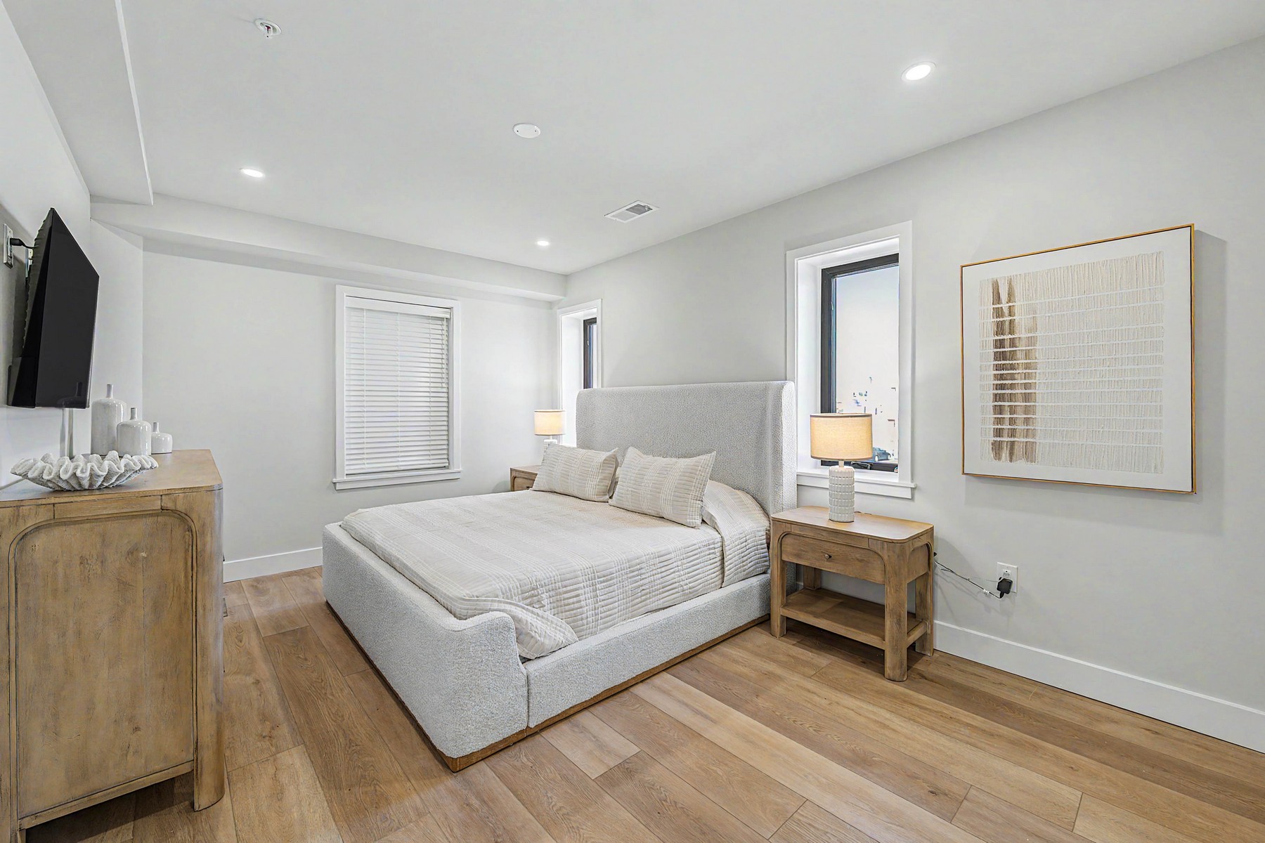  323 E Oak Avenue #101 - 物件實景