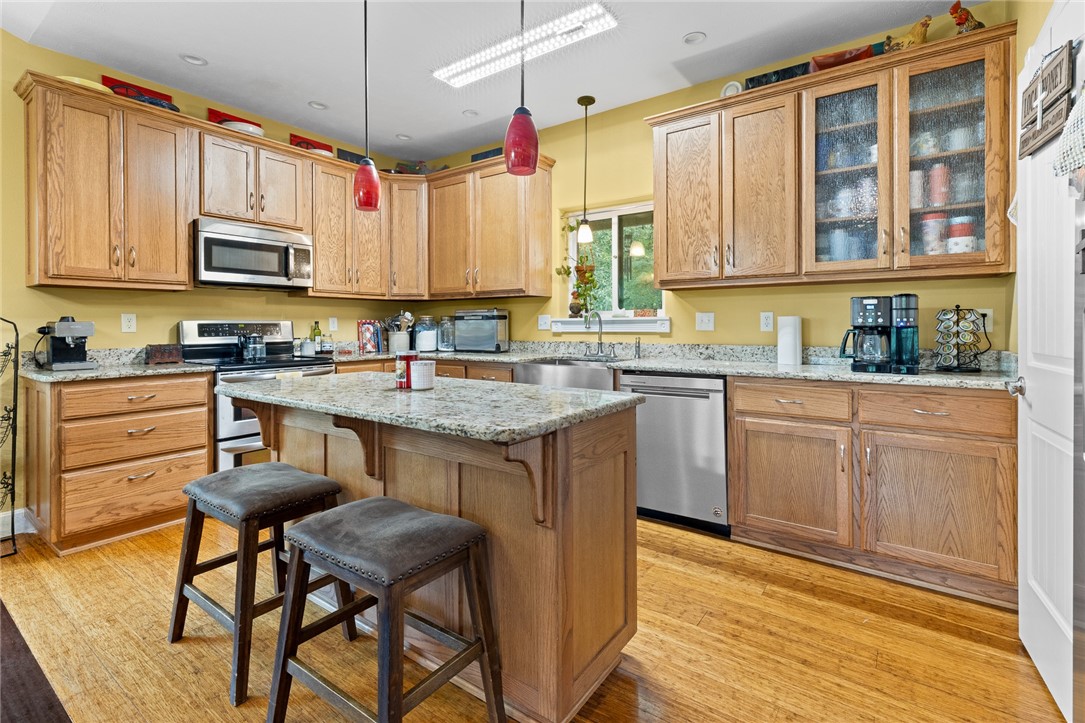 Dogpatch, Arkansas, 72648, United States, 3 Bedrooms Bedrooms, ,3 BathroomsBathrooms,Residential,For Sale,1958320