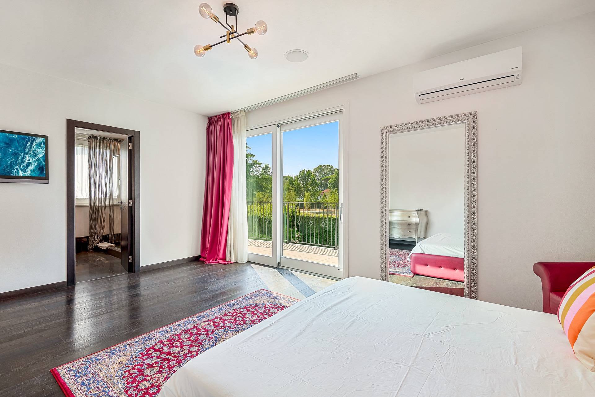 Forte dei Marmi, Lucca, 55042, IT, 5 Bedrooms Bedrooms, ,9 BathroomsBathrooms,Residential,For Sale,1950777
