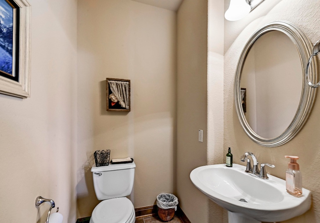 Lago Vista, Texas, 78645, United States, 3 Bedrooms Bedrooms, ,4 BathroomsBathrooms,Residential,For Sale,1828284