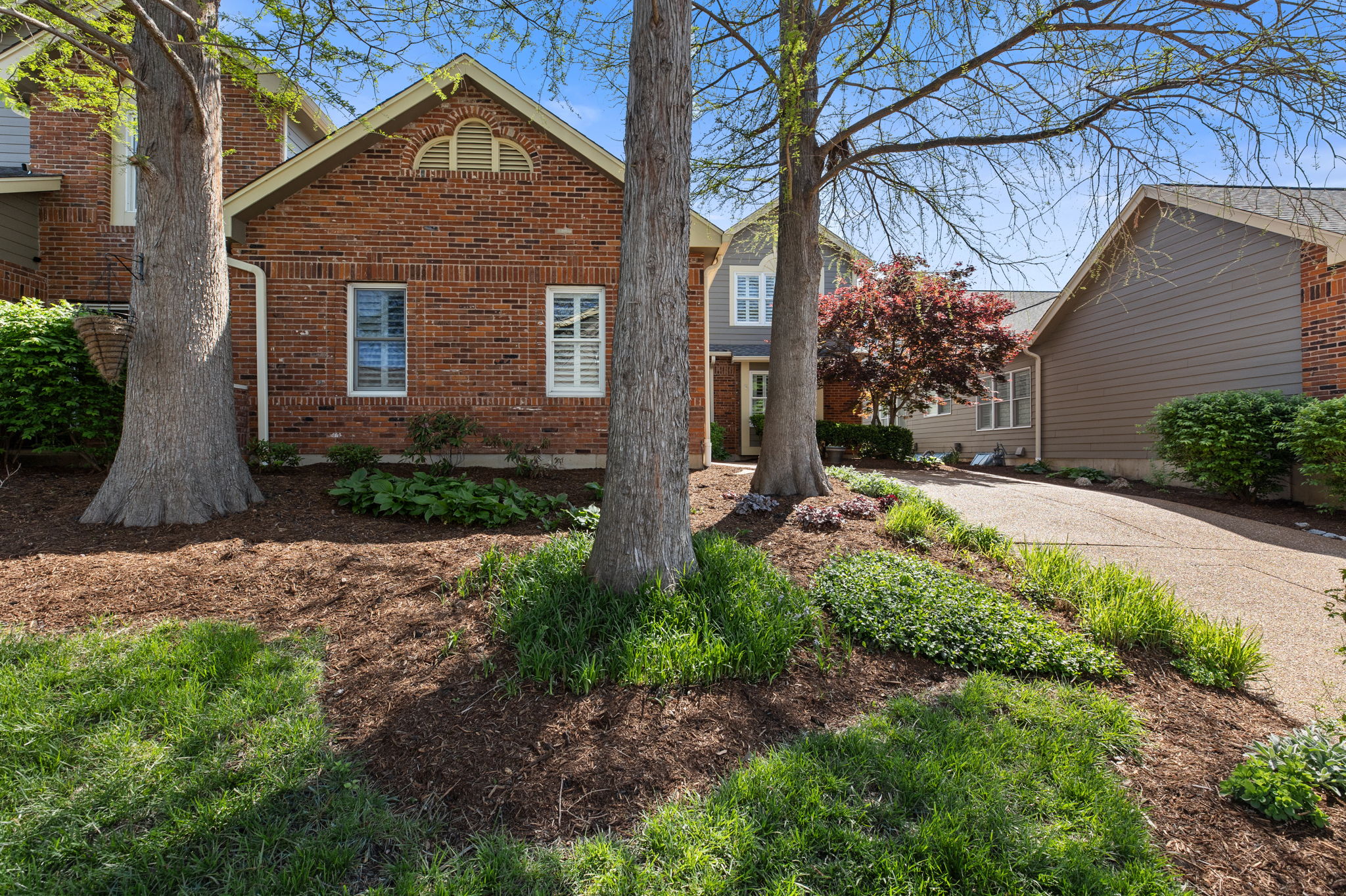  Stunning Cedar Springs Townhome with Modern Updates and Spacious Living - 物件實景