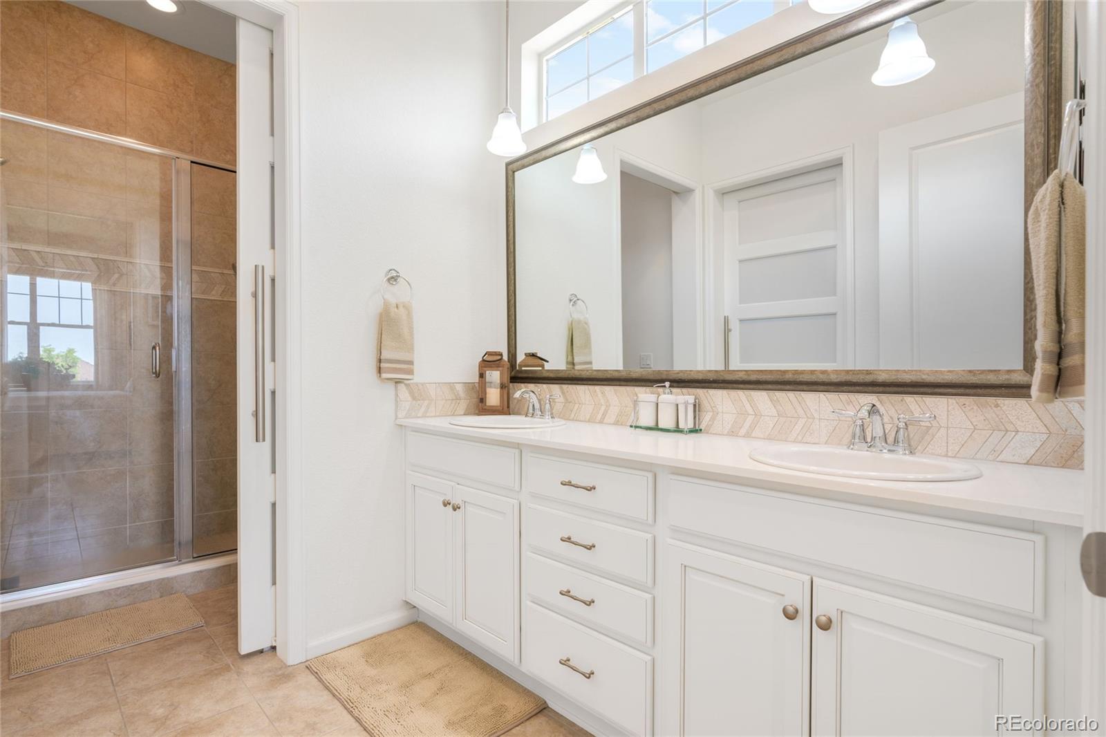Aurora, Colorado, 80016, United States, 3 Bedrooms Bedrooms, ,3 BathroomsBathrooms,Residential,For Sale,1846672
