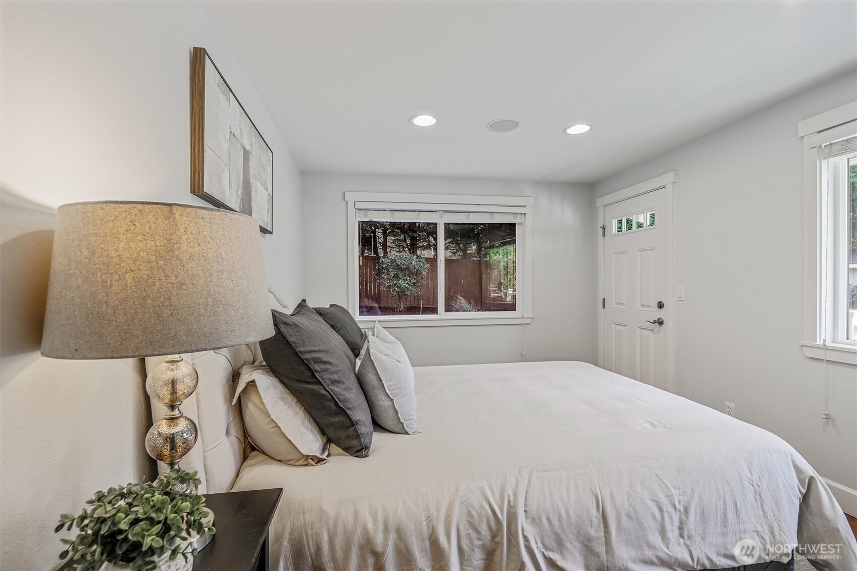 Sammamish, Washington, 98074, United States, 4 Bedrooms Bedrooms, ,1 BathroomBathrooms,Residential,For Sale,1985708