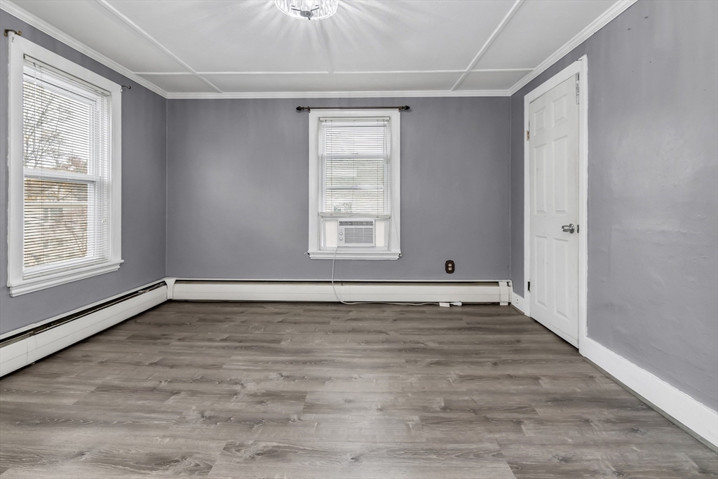 Haverhill, Massachusetts, 01830, United States, 5 Bedrooms Bedrooms, ,3 BathroomsBathrooms,Residential,For Sale,1990407