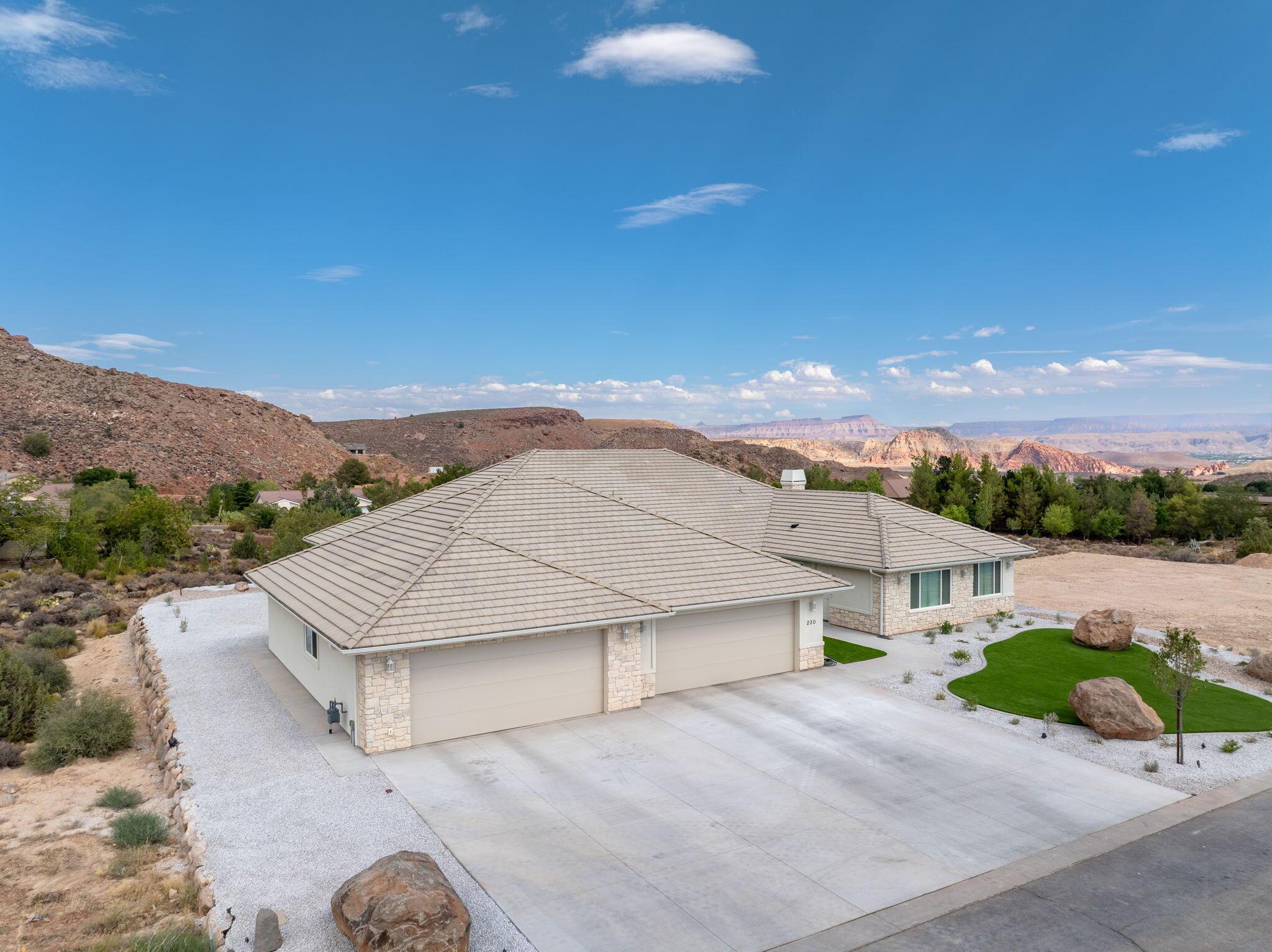 Leeds, Utah, 84746, United States, 5 Bedrooms Bedrooms, ,3 BathroomsBathrooms,Residential,For Sale,1914363