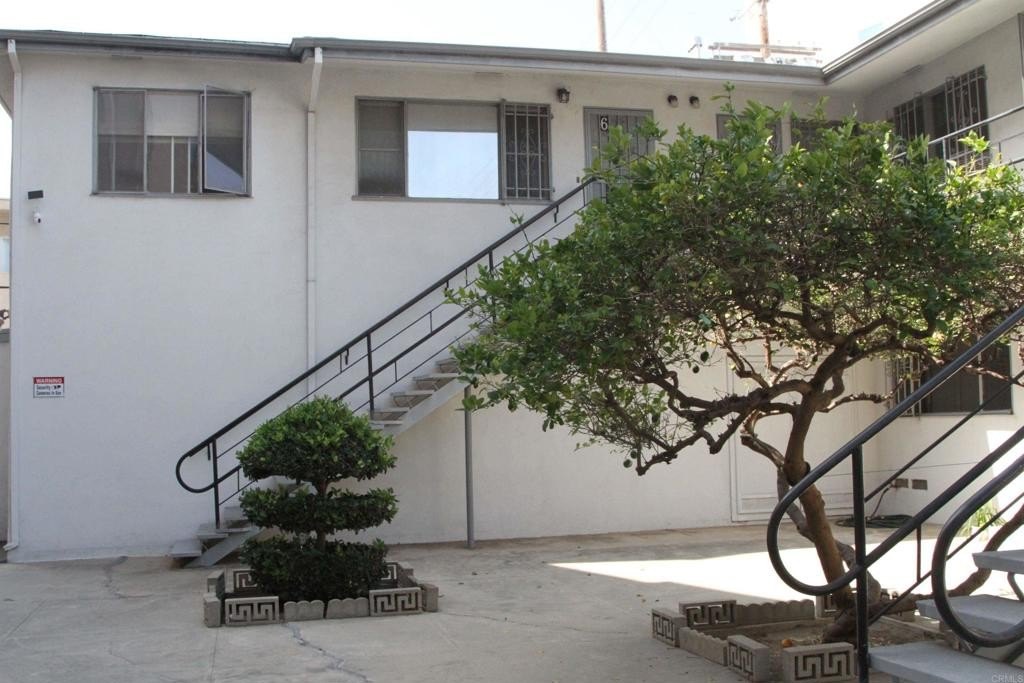 Los Angeles, California, 90025, United States, ,Residential,For Sale,1898736