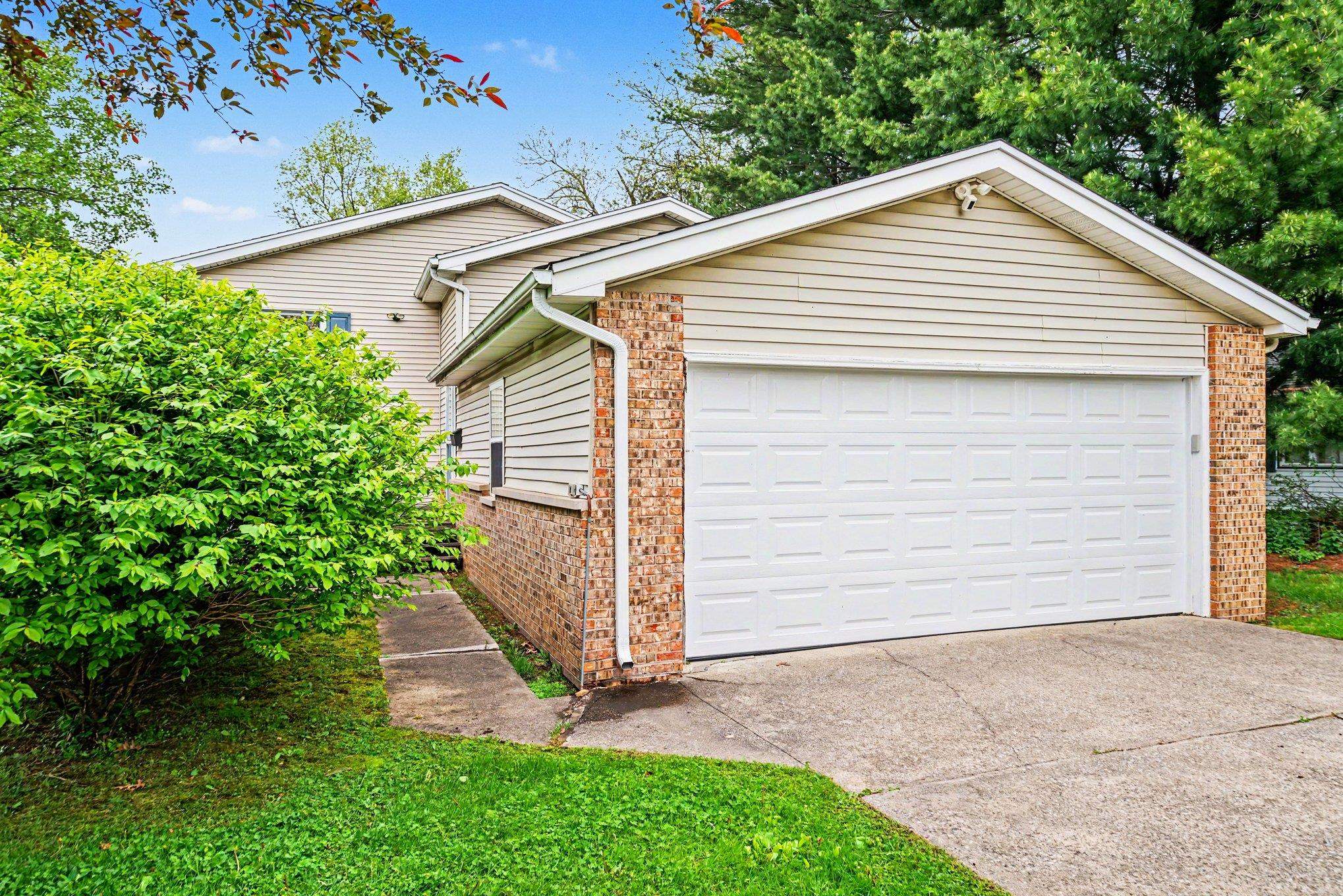 Northwood Dr, South Bend, IN 46617 #1