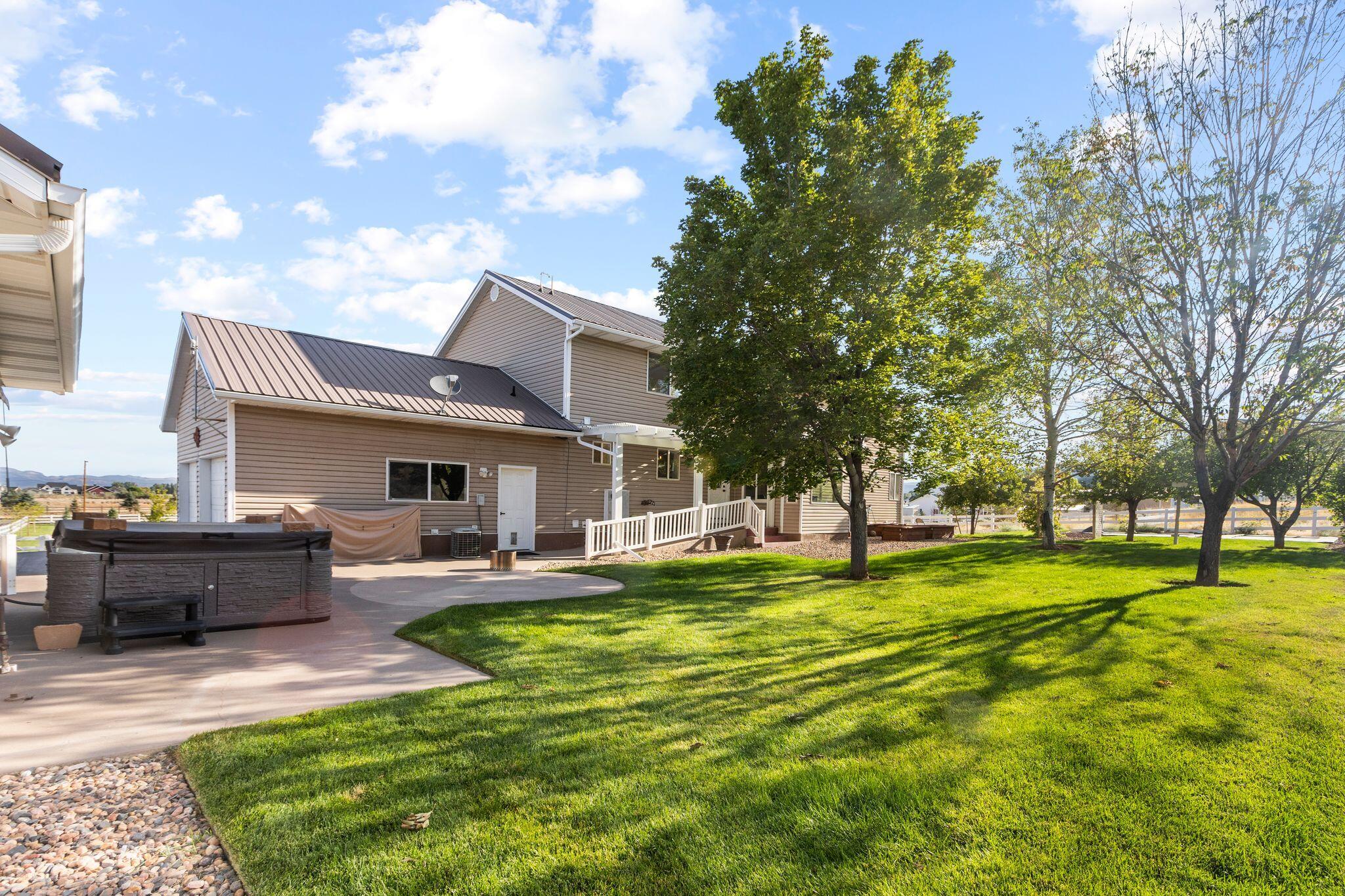 Parowan, Utah, 84761, United States, 6 Bedrooms Bedrooms, ,5 BathroomsBathrooms,Residential,For Sale,1995430