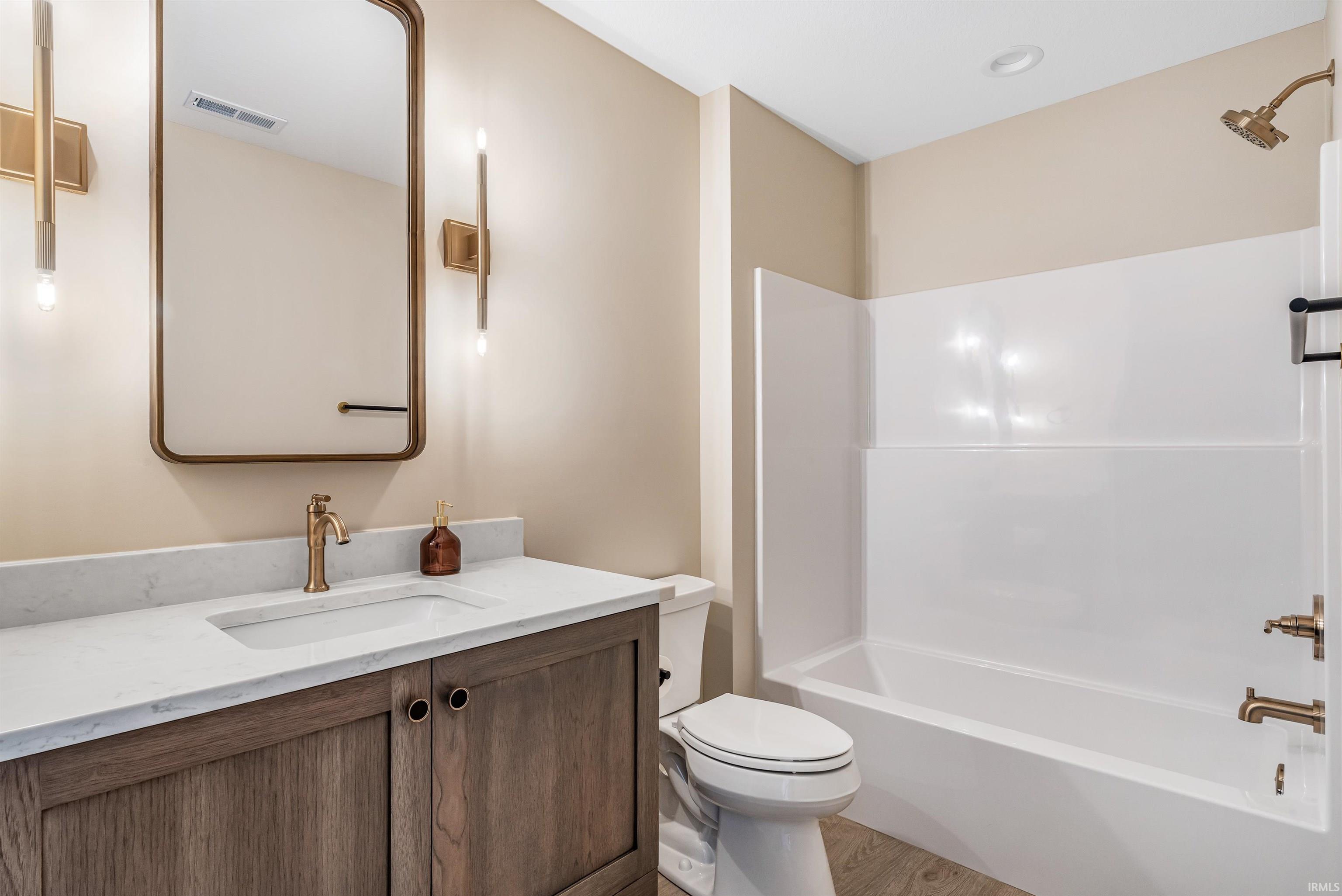 Leo, Indiana, 46765, United States, 3 Bedrooms Bedrooms, ,3 BathroomsBathrooms,Residential,For Sale,2002841