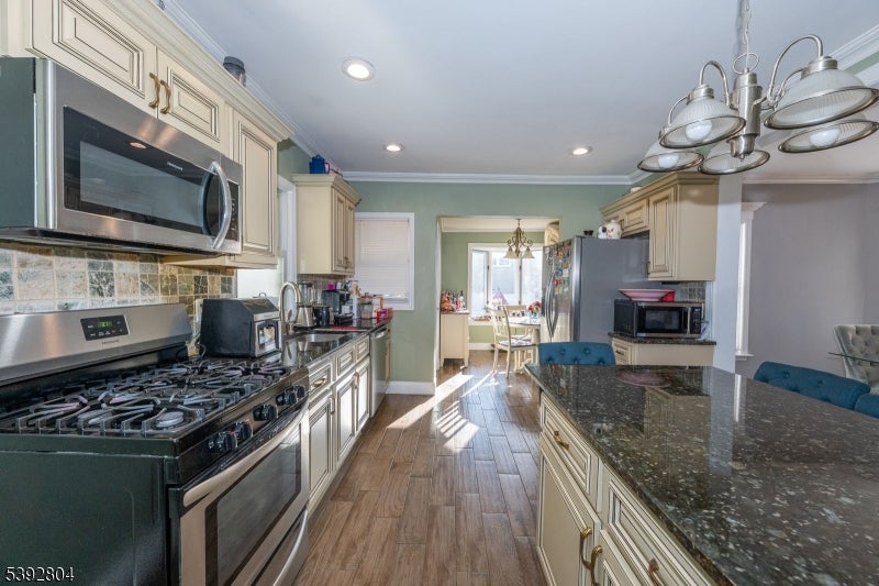 Rahway City, New Jersey, 07065, United States, 4 Bedrooms Bedrooms, ,2 BathroomsBathrooms,Residential,For Sale,2040253