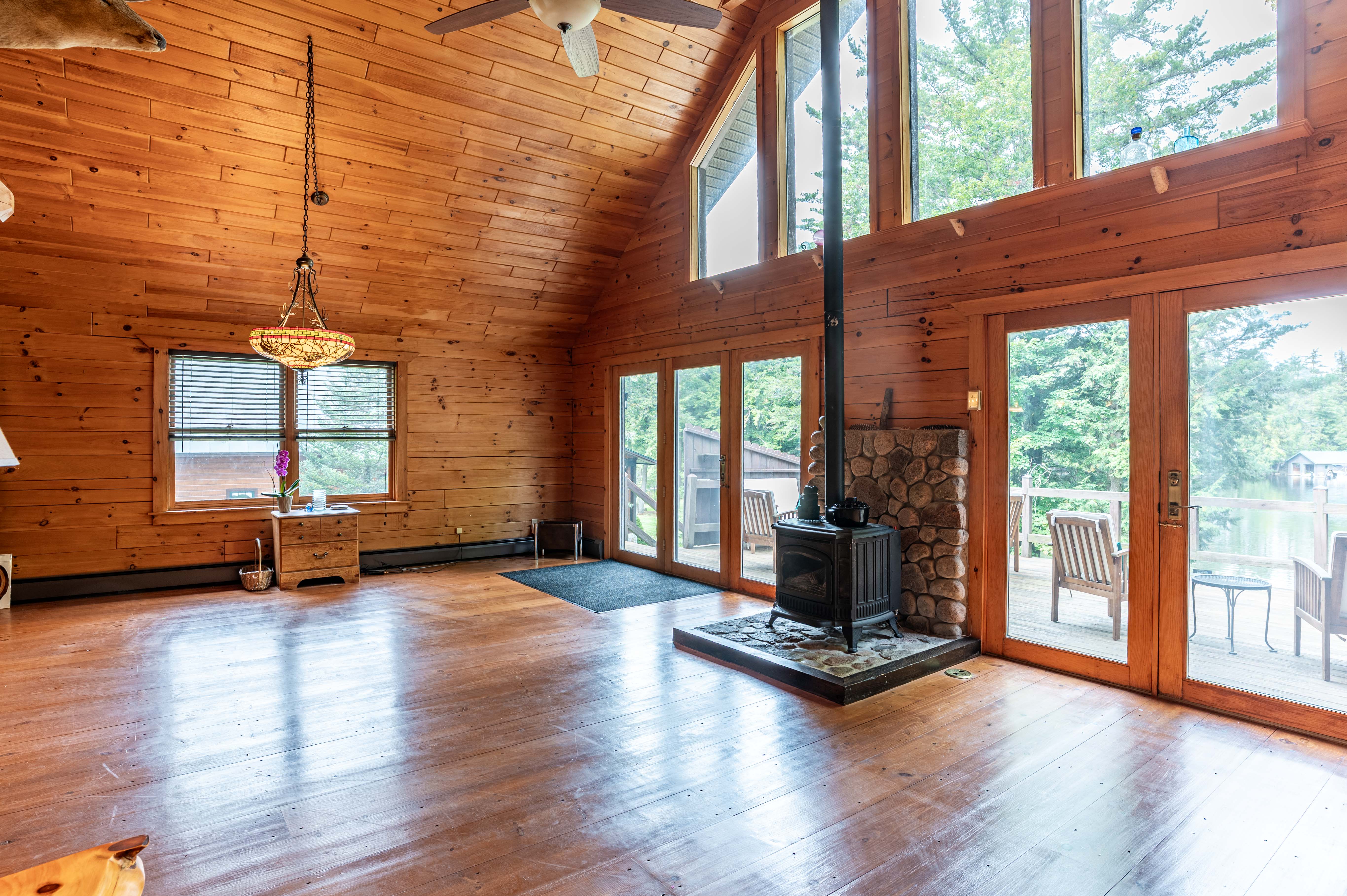  Year Round Chalet in a Beautiful, Protected Cove - 物件實景