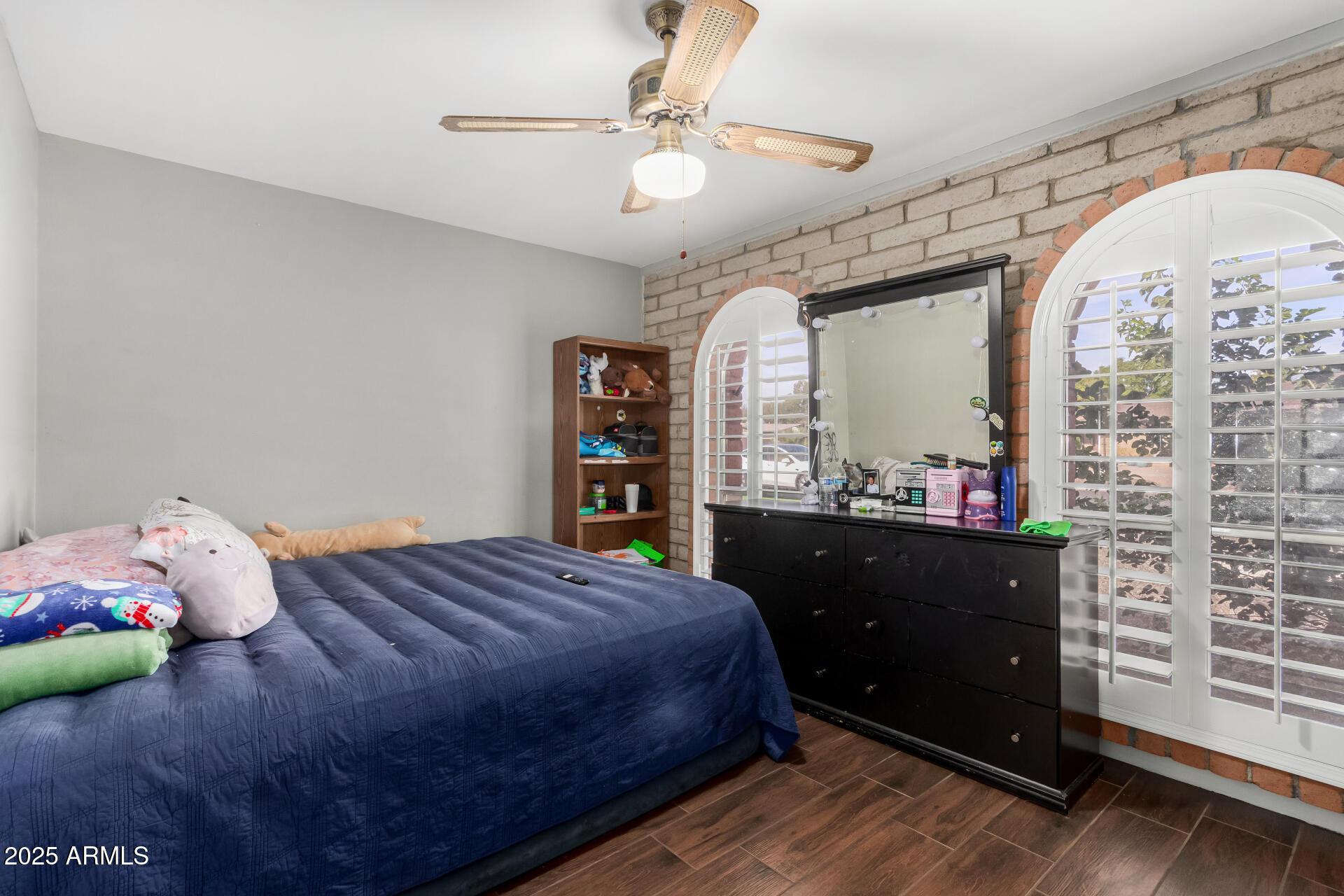 Phoenix, Arizona, 85051, United States, 5 Bedrooms Bedrooms, ,2 BathroomsBathrooms,Residential,For Sale,1987441