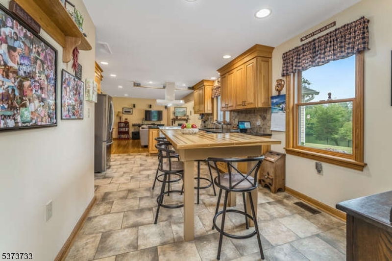 Columbia, New Jersey, 07832, United States, 3 Bedrooms Bedrooms, ,3 BathroomsBathrooms,Residential,For Sale,1977170