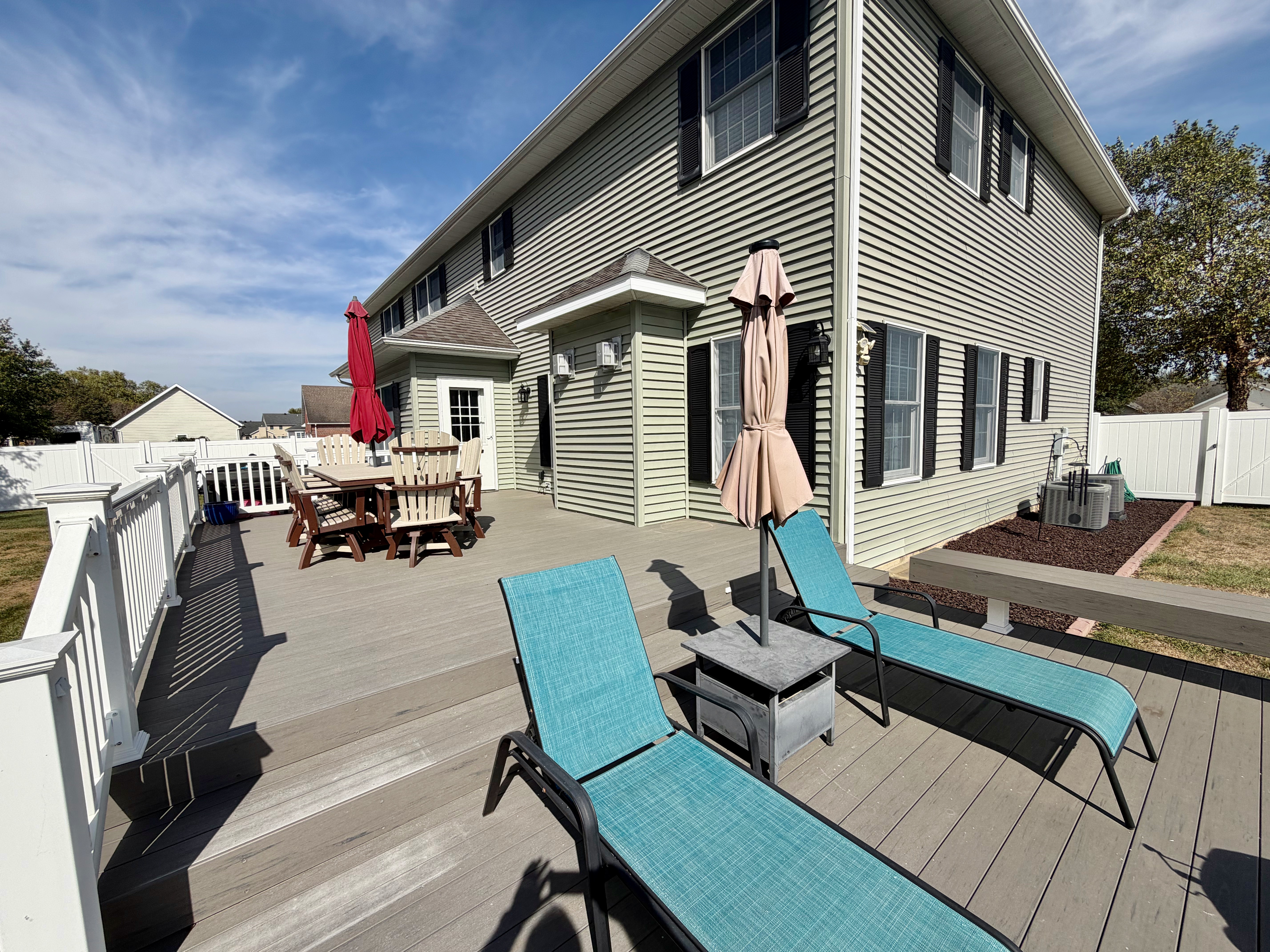 Effingham, Illinois, 62401, United States, 5 Bedrooms Bedrooms, ,5 BathroomsBathrooms,Residential,For Sale,1981428