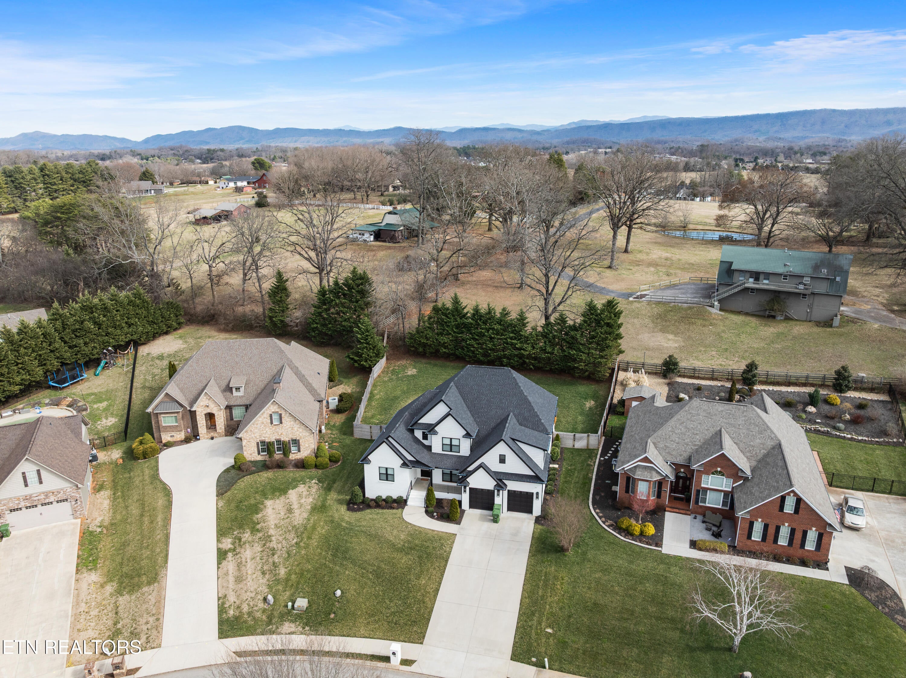 Maryville, Tennessee, 37803, United States, 4 Bedrooms Bedrooms, ,3 BathroomsBathrooms,Residential,For Sale,1721654