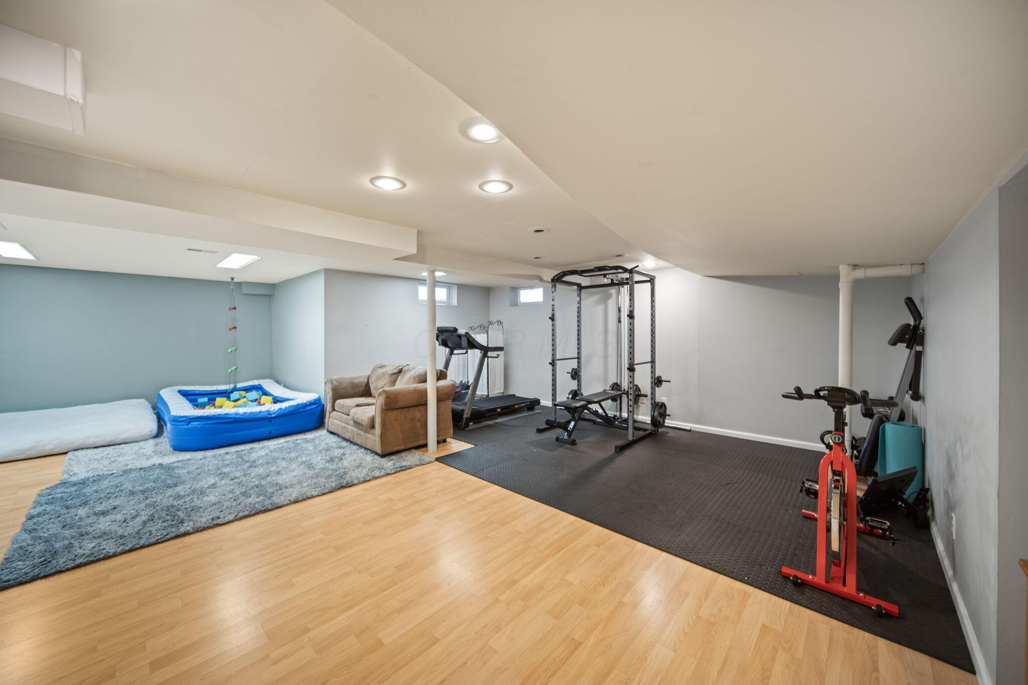 New Albany, Ohio, 43054, United States, 4 Bedrooms Bedrooms, ,3 BathroomsBathrooms,Residential,For Sale,1988234