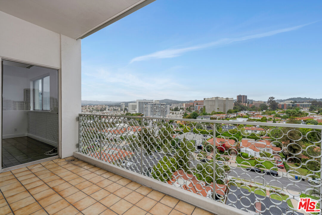 Los Angeles, California, 90024, United States, 3 Bedrooms Bedrooms, ,1 BathroomBathrooms,Residential,For Sale,1819230