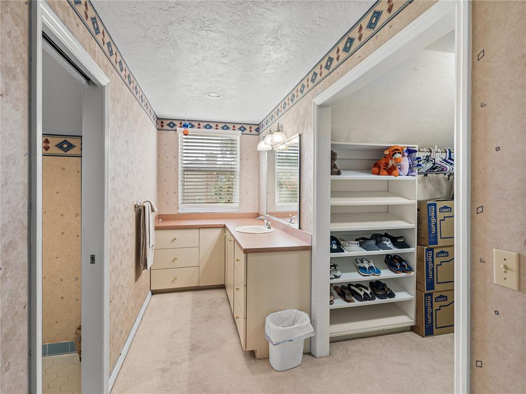 Winter Haven, Florida, 33884, United States, 3 Bedrooms Bedrooms, ,4 BathroomsBathrooms,Residential,For Sale,1895737