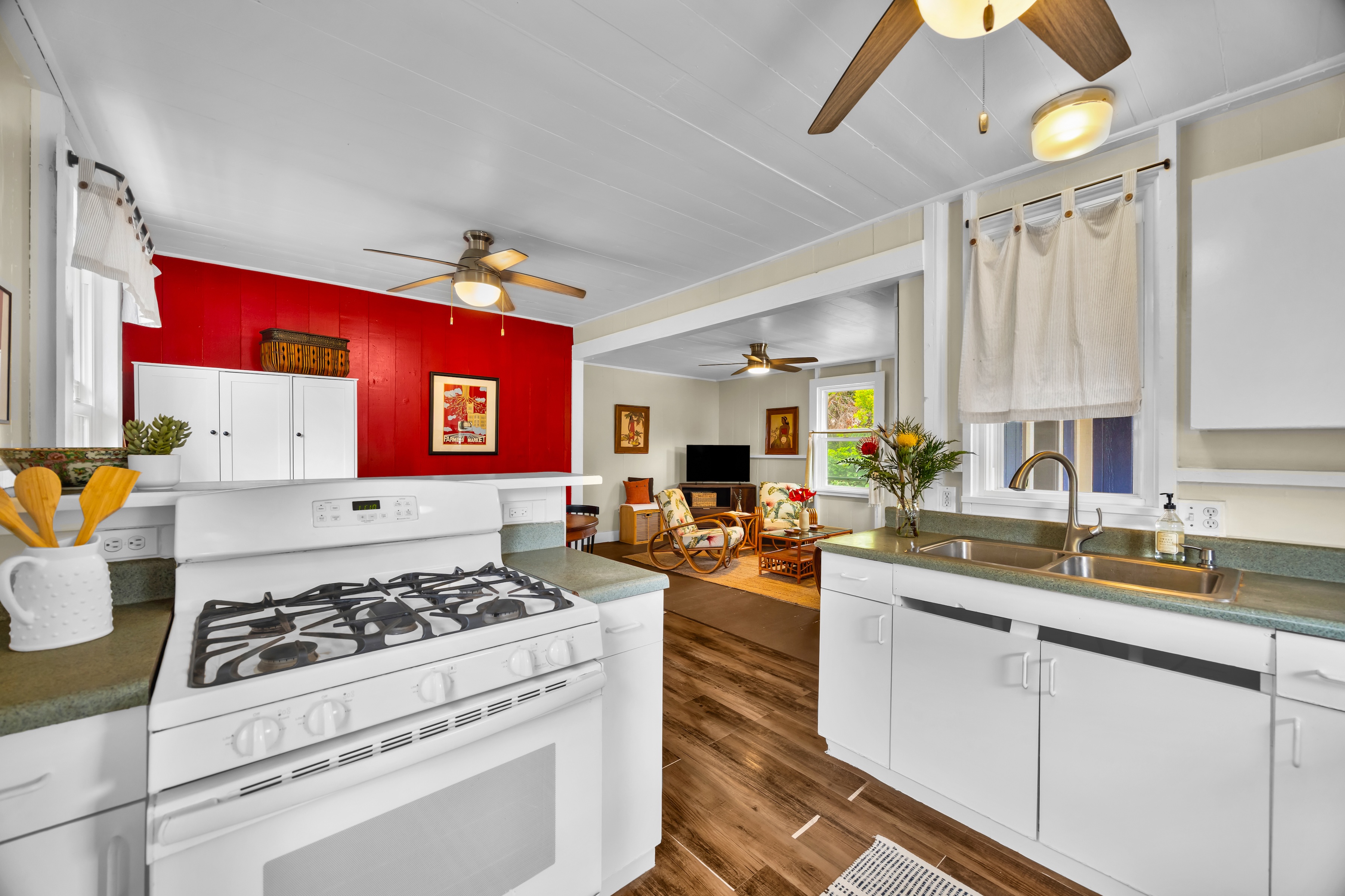  Timeless Plantation Home with Modern Upgrades - 物件實景