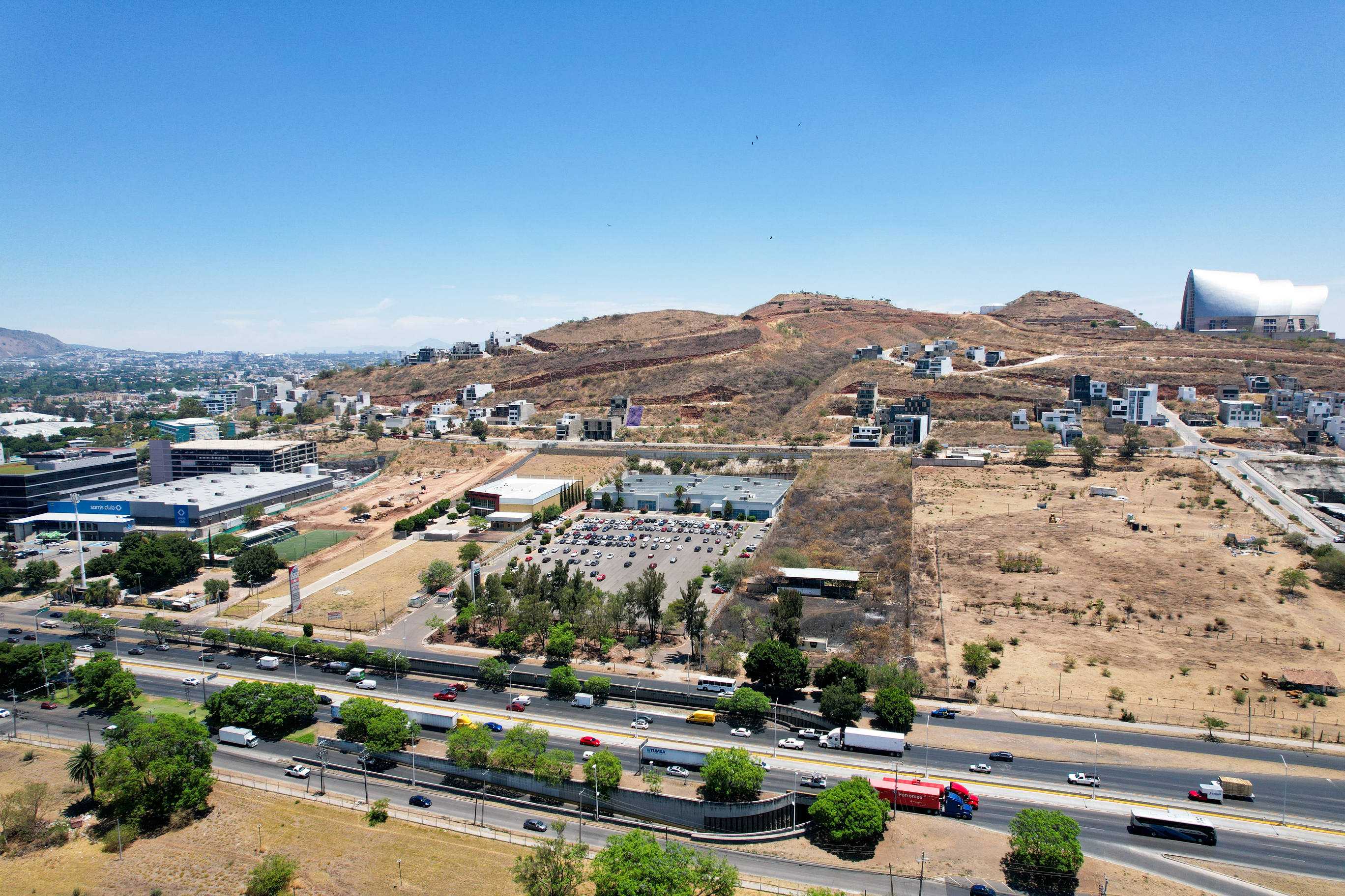  Terreno en Venta en Paisajes del Tesoro Excelente Ubicación - 物件實景