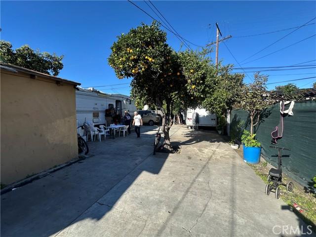 Los Angeles, California, 90001, United States, 3 Bedrooms Bedrooms, ,1 BathroomBathrooms,Residential,For Sale,2009277