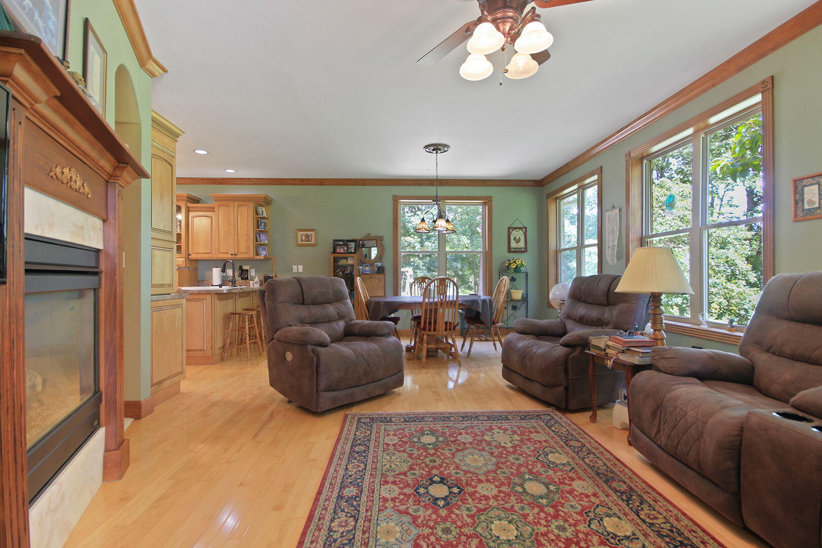 STURGEON, Missouri, 65284, United States, 3 Bedrooms Bedrooms, ,3 BathroomsBathrooms,Residential,For Sale,1921740