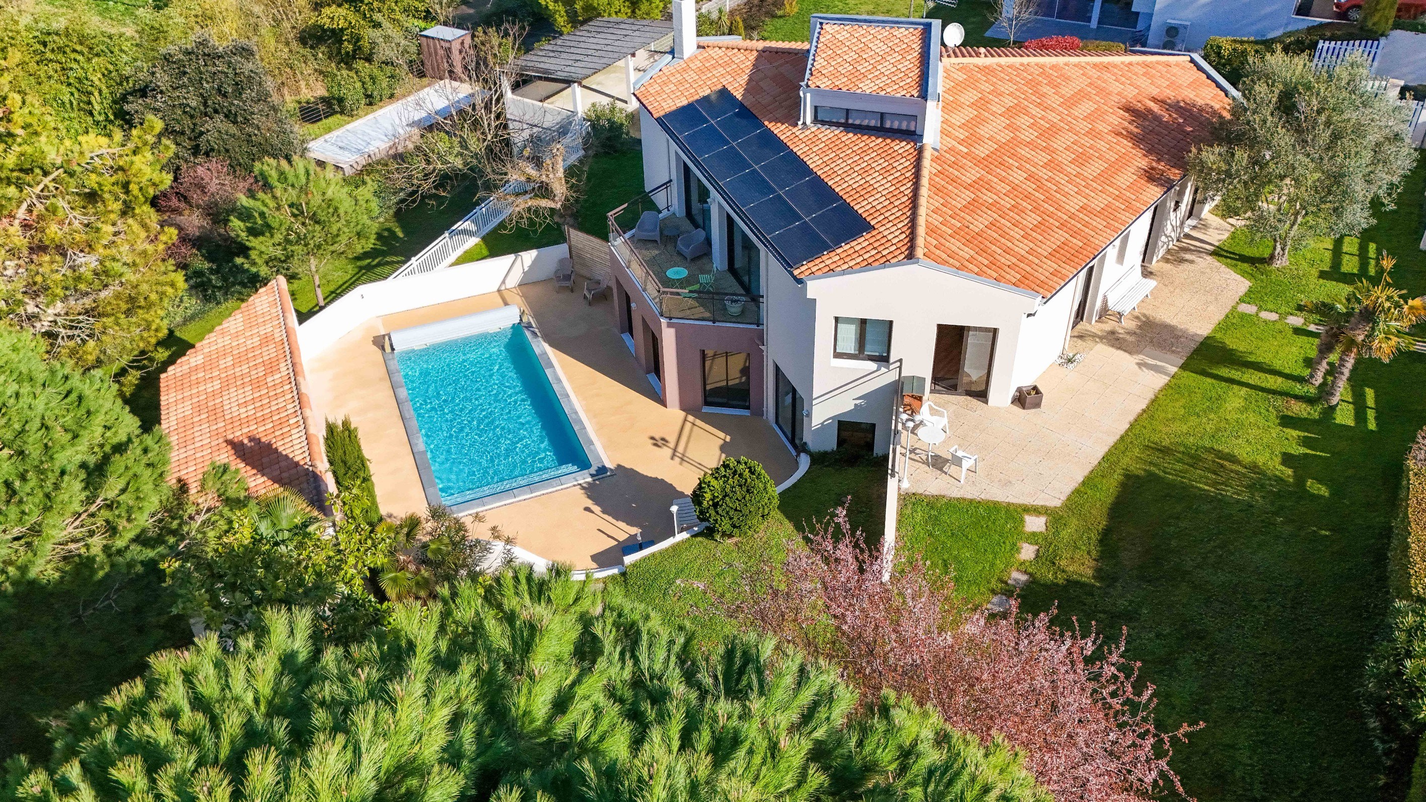  ELEGANT FAMILY VILLA WITH POOL AND LARGE GROUNDS JUST STEPS FROM NAUZAN BEACH - 物件實景