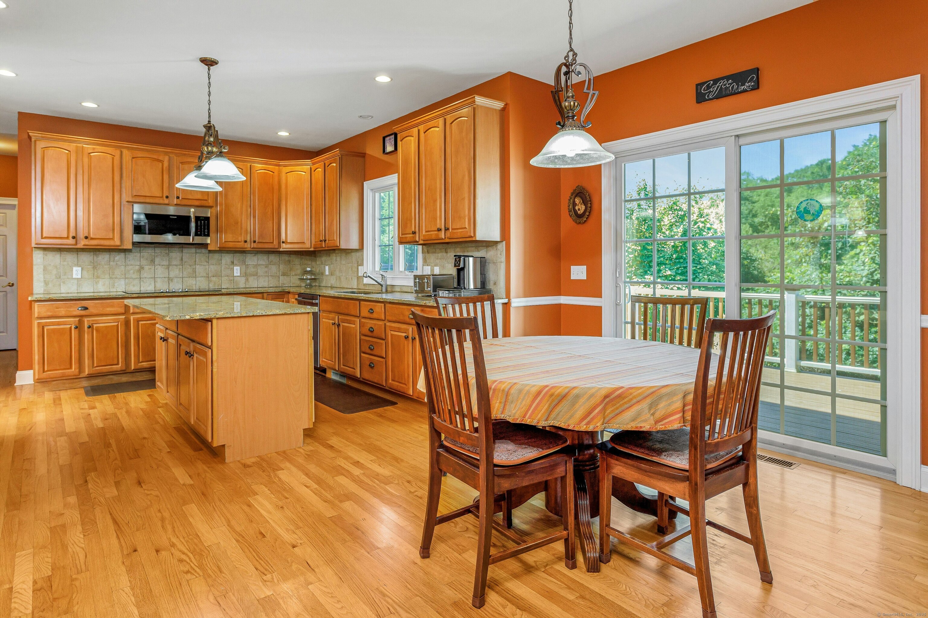 Shelton, Connecticut, 06484, United States, 3 Bedrooms Bedrooms, ,3 BathroomsBathrooms,Residential,For Sale,1875450