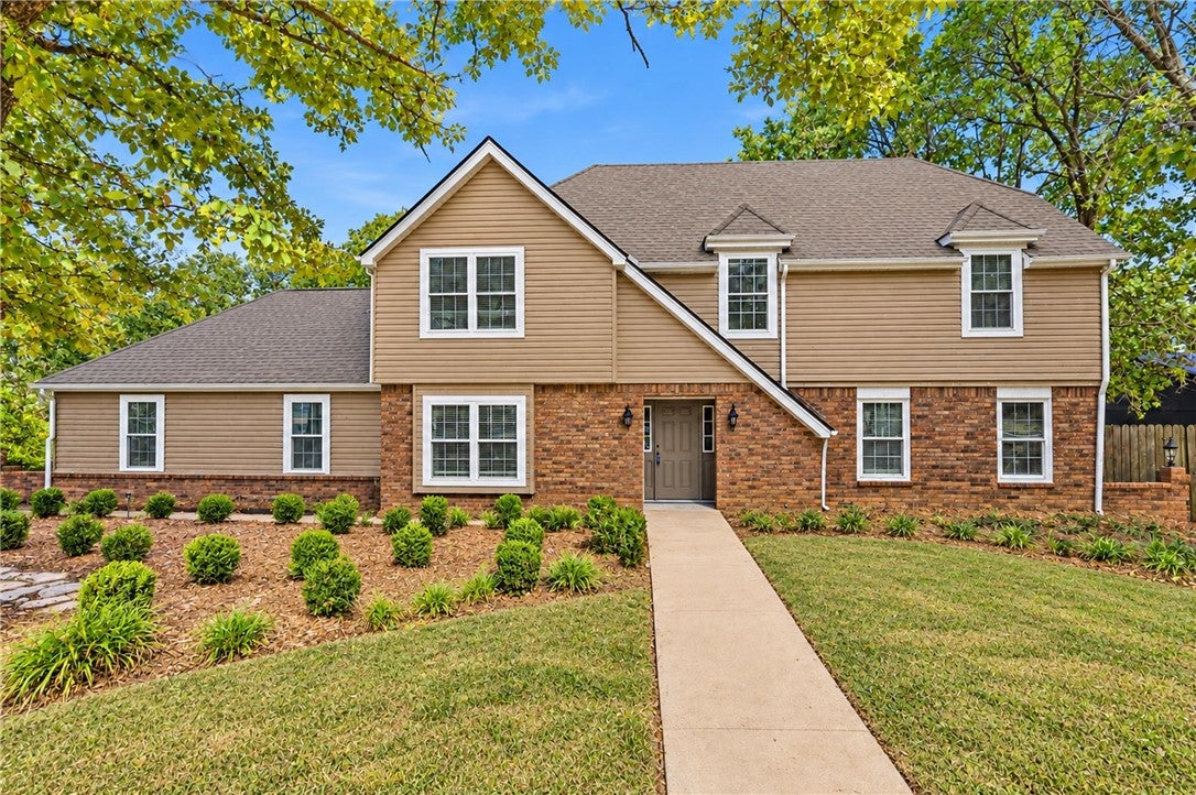 Golden Oaks Dr, Fayetteville, AR 72703