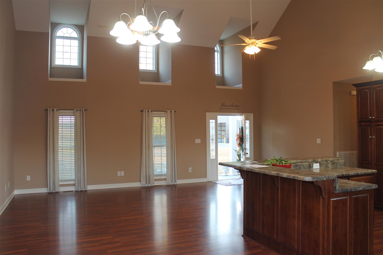 Bowling Green, Kentucky, 42101, United States, 3 Bedrooms Bedrooms, ,2 BathroomsBathrooms,Residential,For Sale,1838101