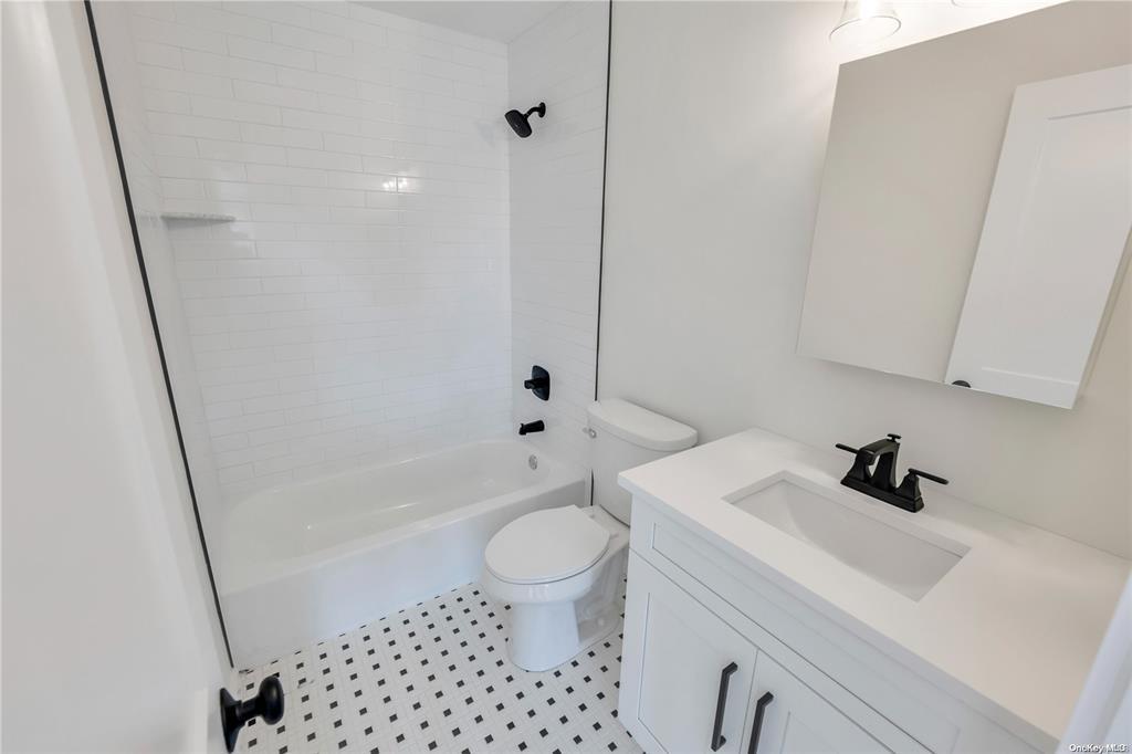Ridge, New York, 11961, United States, 4 Bedrooms Bedrooms, ,3 BathroomsBathrooms,Residential,For Sale,1768348
