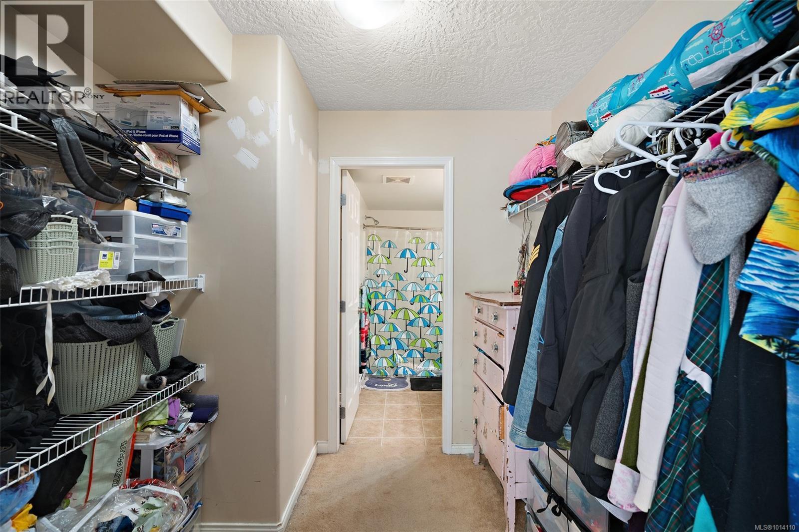 ESQUIMALT, British Columbia, V9A 4R8, CA, 2 Bedrooms Bedrooms, ,2 BathroomsBathrooms,Residential,For Sale,1948785