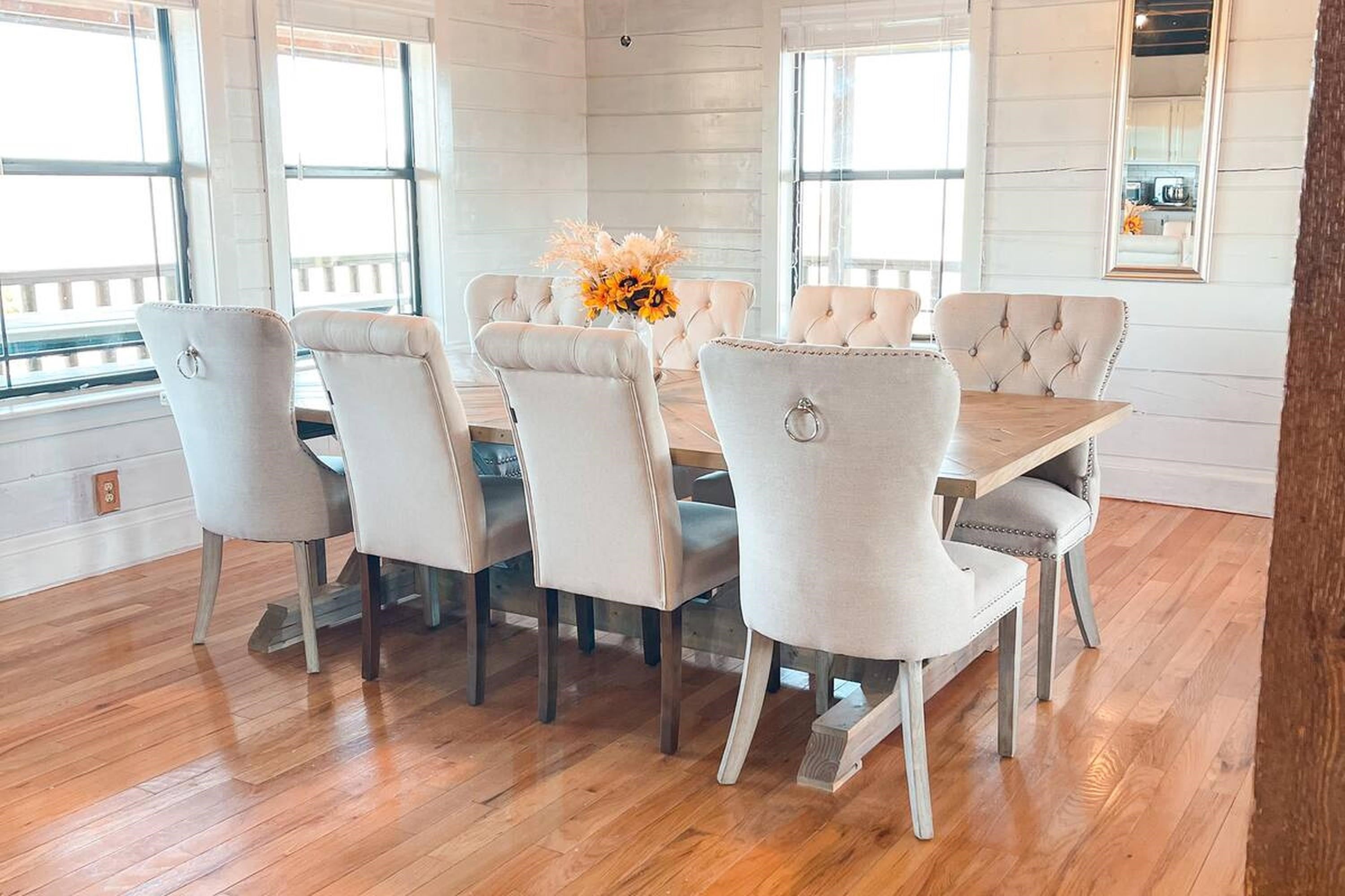 Mountain View, Arkansas, 72560, United States, 4 Bedrooms Bedrooms, ,2 BathroomsBathrooms,Residential,For Sale,1988851