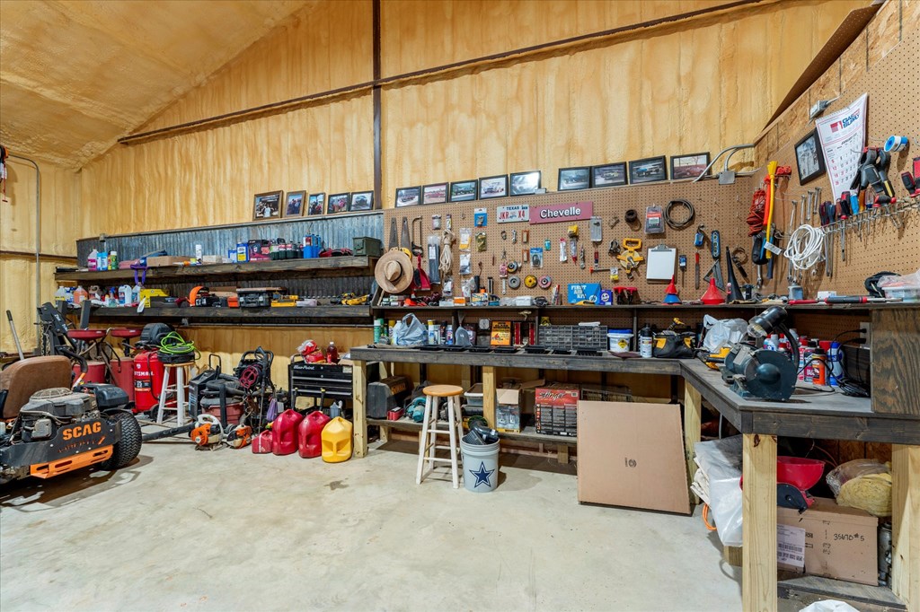 Rusk, Texas, 75785, United States, 1 Bedroom Bedrooms, ,3 BathroomsBathrooms,Residential,For Sale,1918158