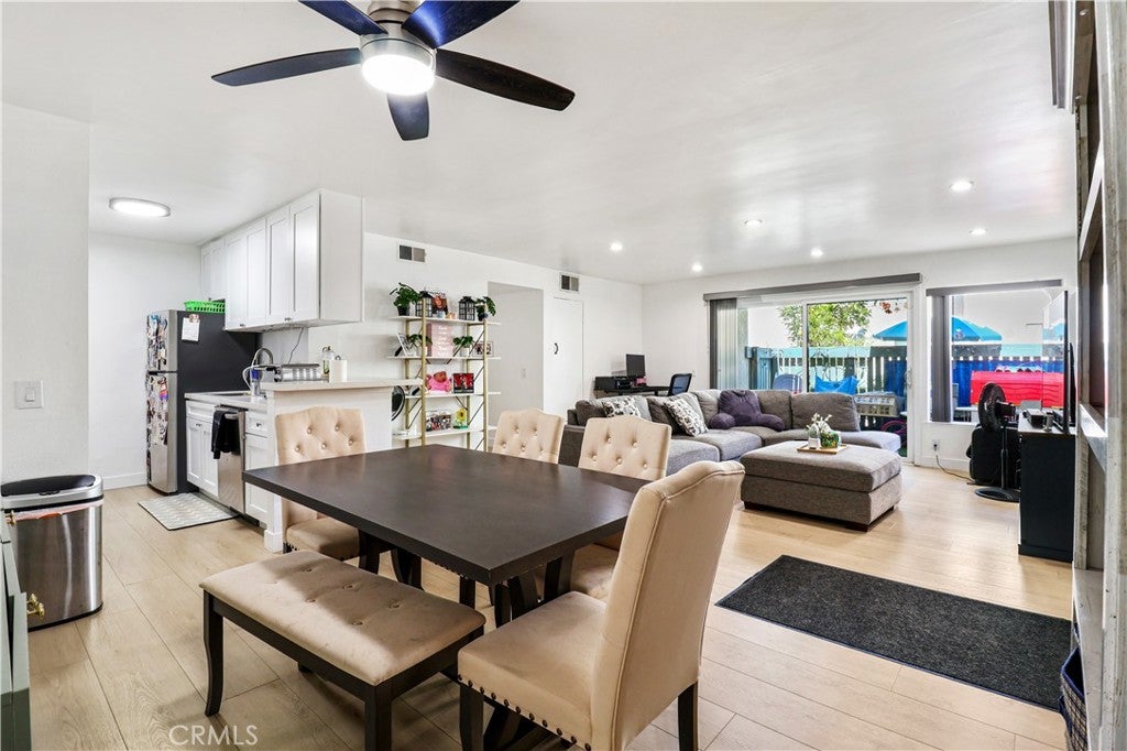 Tarzana, California, 91356, United States, 3 Bedrooms Bedrooms, ,2 BathroomsBathrooms,Residential,For Sale,1892794