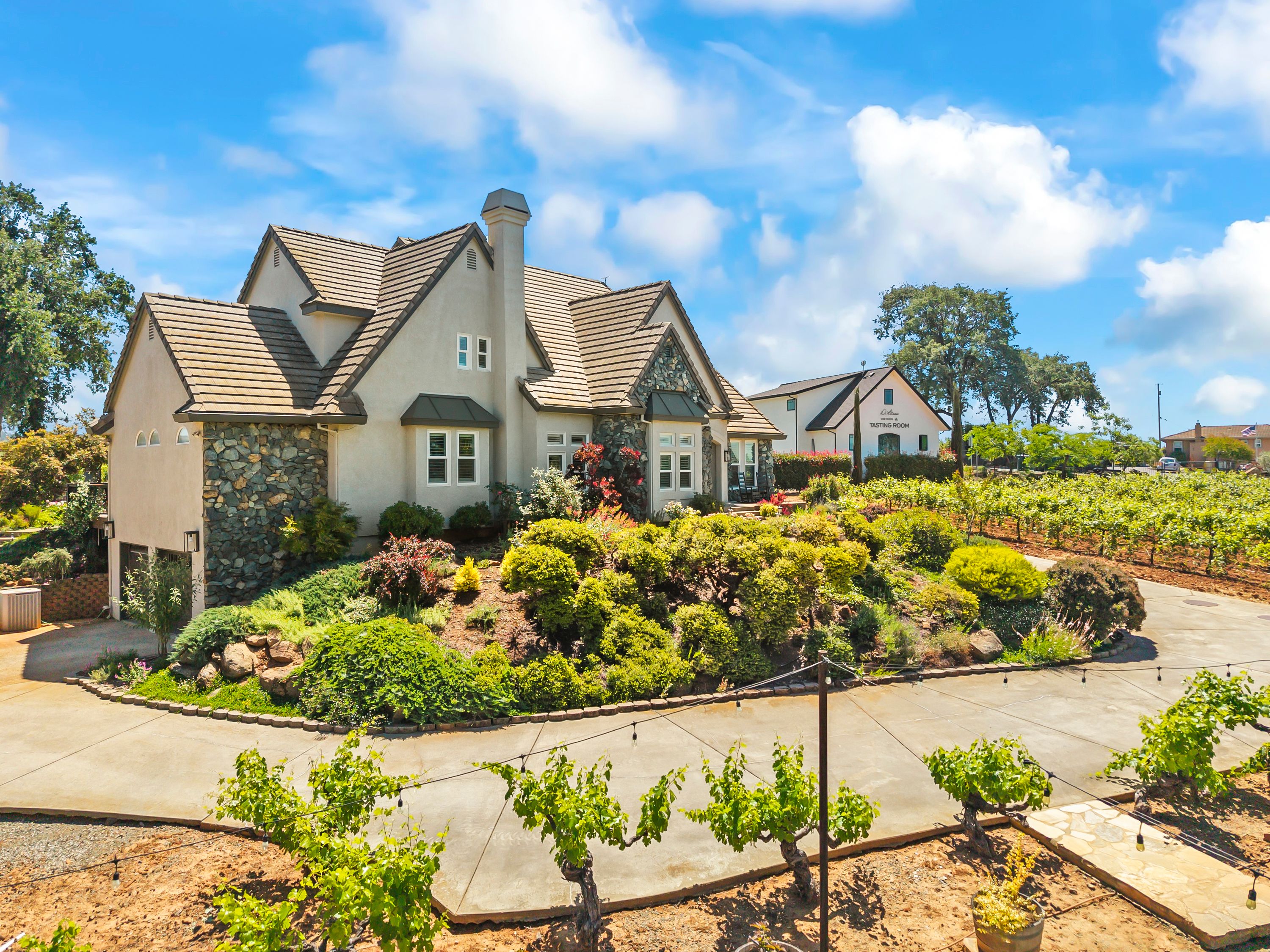  Luxury Living Meets Wine Country Magic on 24 Stunning Acres - 物件實景