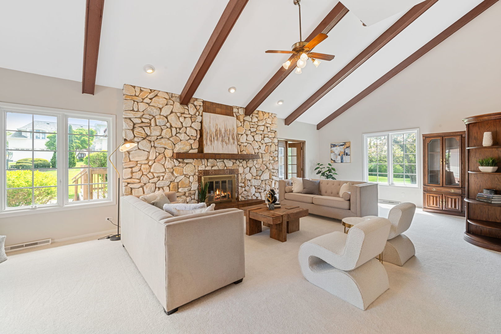 Oak Brook, Illinois, 60523, United States, 5 Bedrooms Bedrooms, ,6 BathroomsBathrooms,Residential,For Sale,1796873