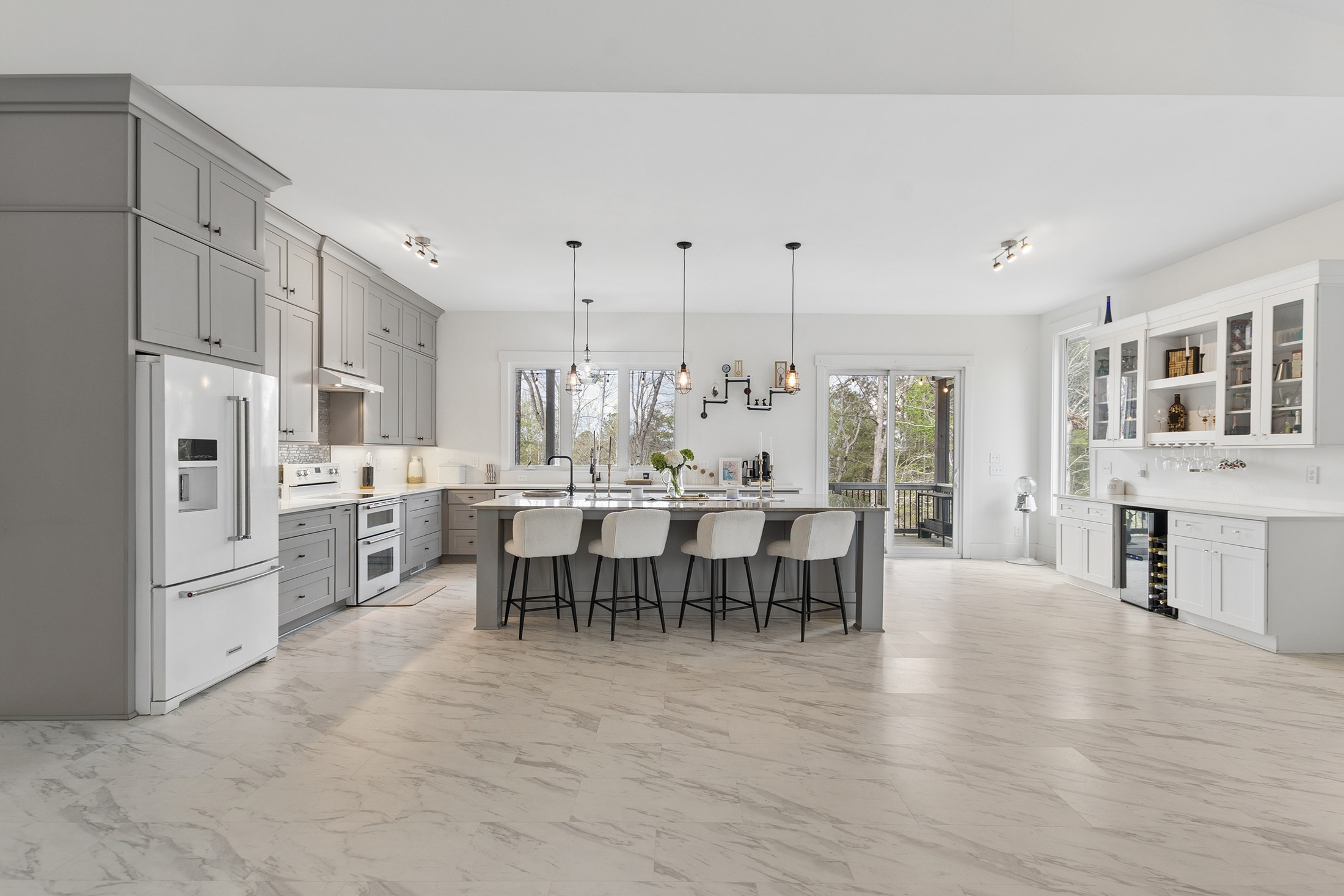  Extraordinary Custom-Built 2019 Barndominium-Inspired Residence - 物件實景