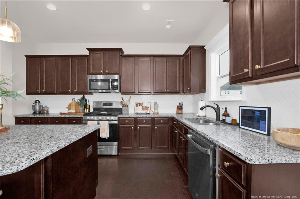 Fayetteville, North Carolina, 28312, United States, 5 Bedrooms Bedrooms, ,4 BathroomsBathrooms,Residential,For Sale,1962756