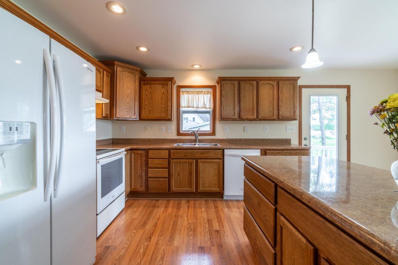 Columbia City, Indiana, 46725, United States, 6 Bedrooms Bedrooms, ,3 BathroomsBathrooms,Residential,For Sale,1827177