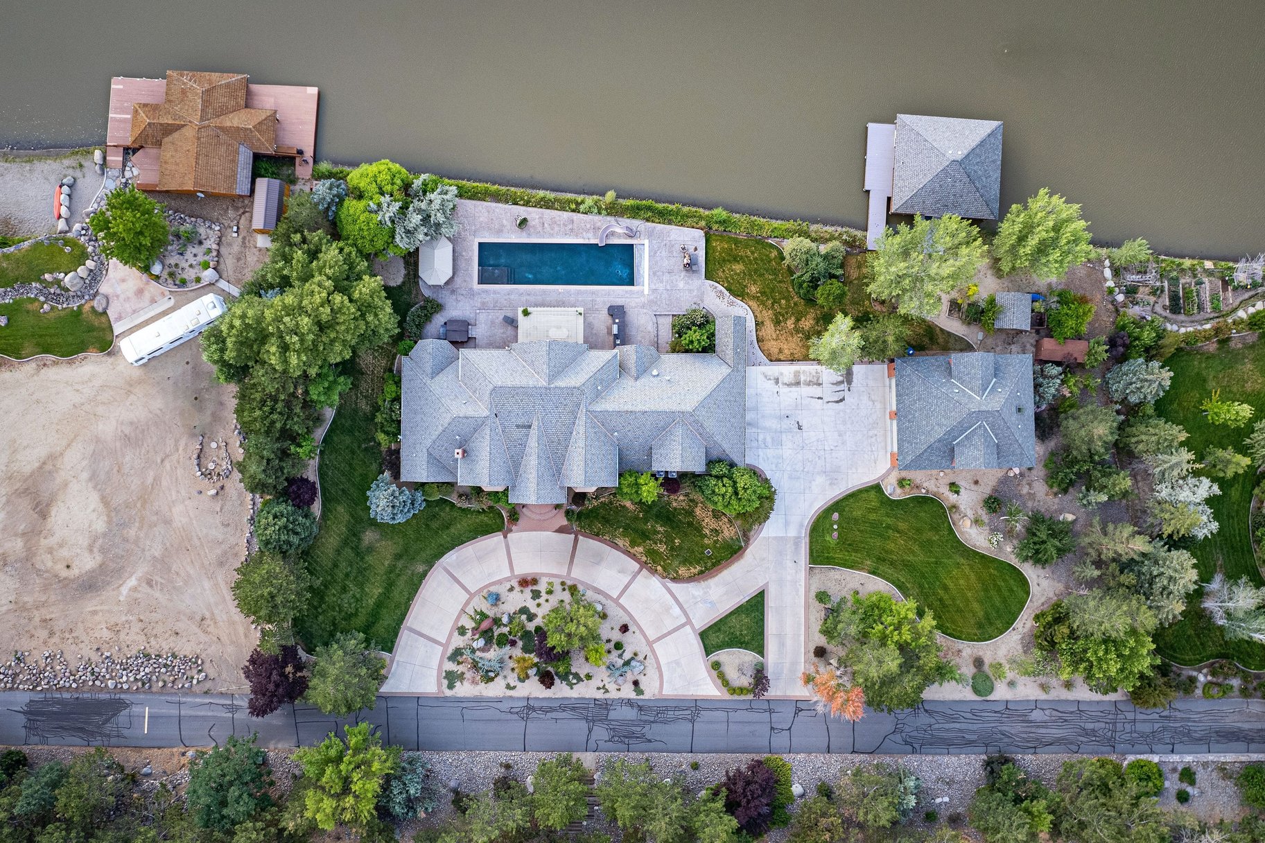  A Rare Lakefront Estate in the Heart of Reno no in One of Northern Nevada