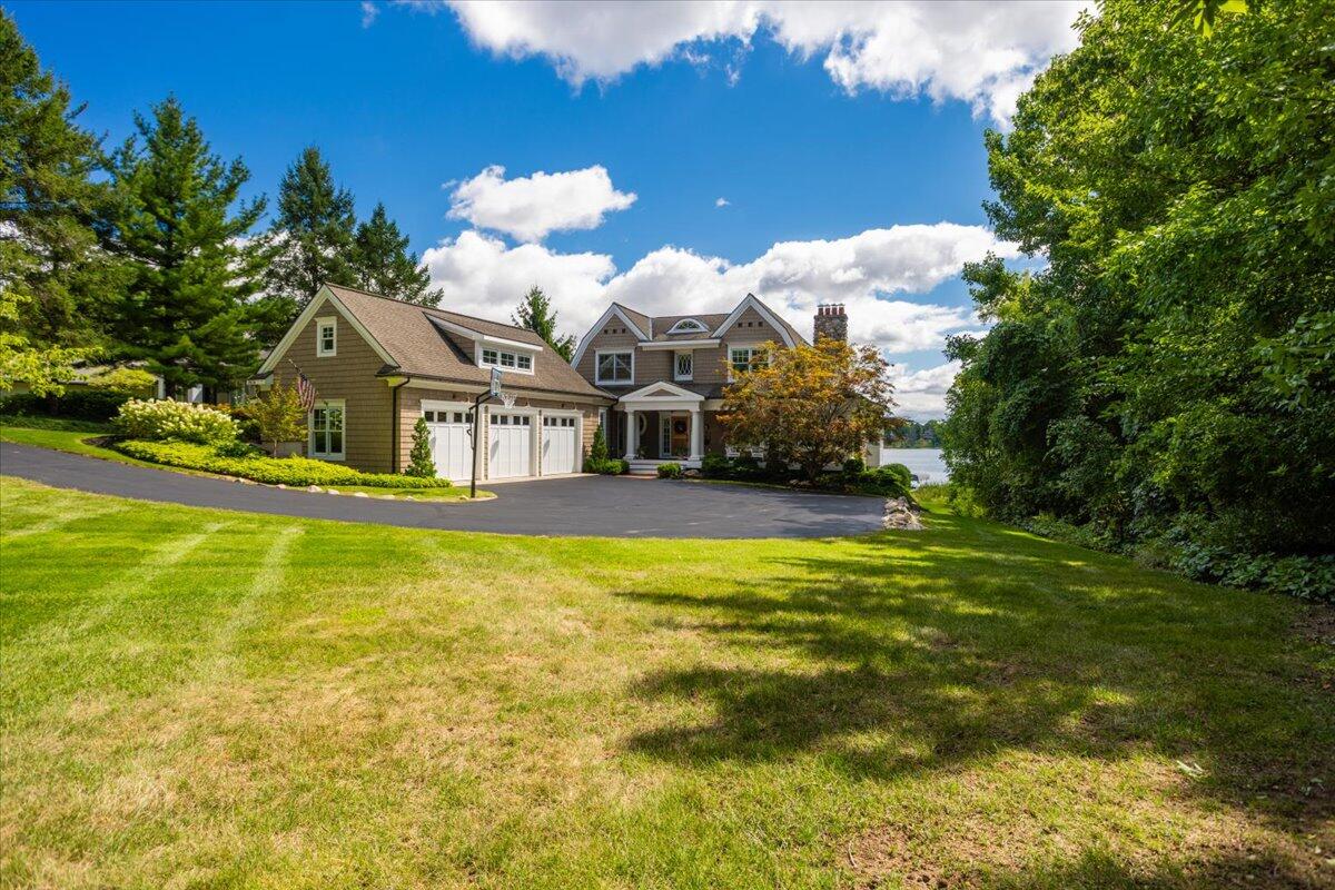 East Grand Rapids, Michigan, 49506, United States, 5 Bedrooms Bedrooms, ,5 BathroomsBathrooms,Residential,For Sale,1933647