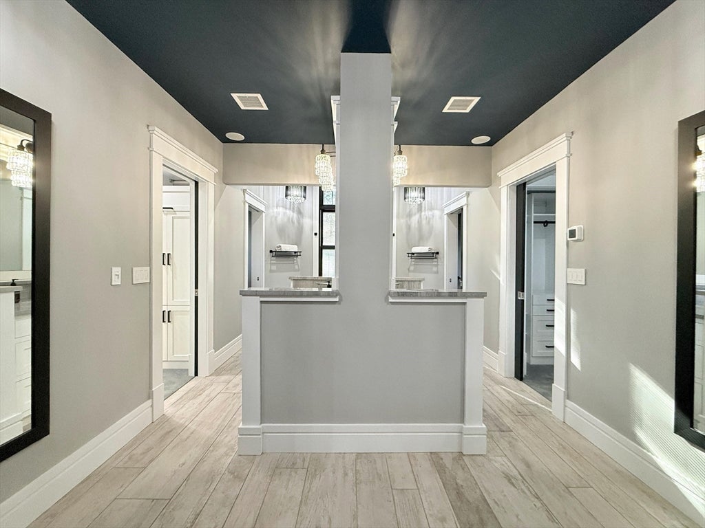 Carver, Massachusetts, 02330, United States, 5 Bedrooms Bedrooms, ,6 BathroomsBathrooms,Residential,For Sale,2005561