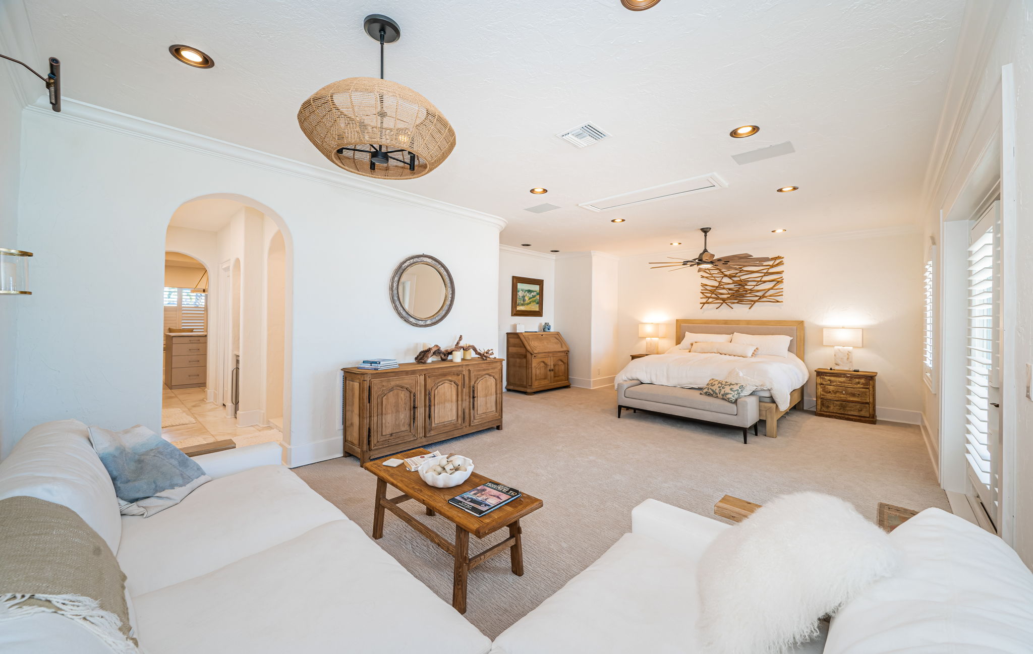 St Petersburg, Florida, 33707, United States, 5 Bedrooms Bedrooms, ,5 BathroomsBathrooms,Residential,For Sale,2007772