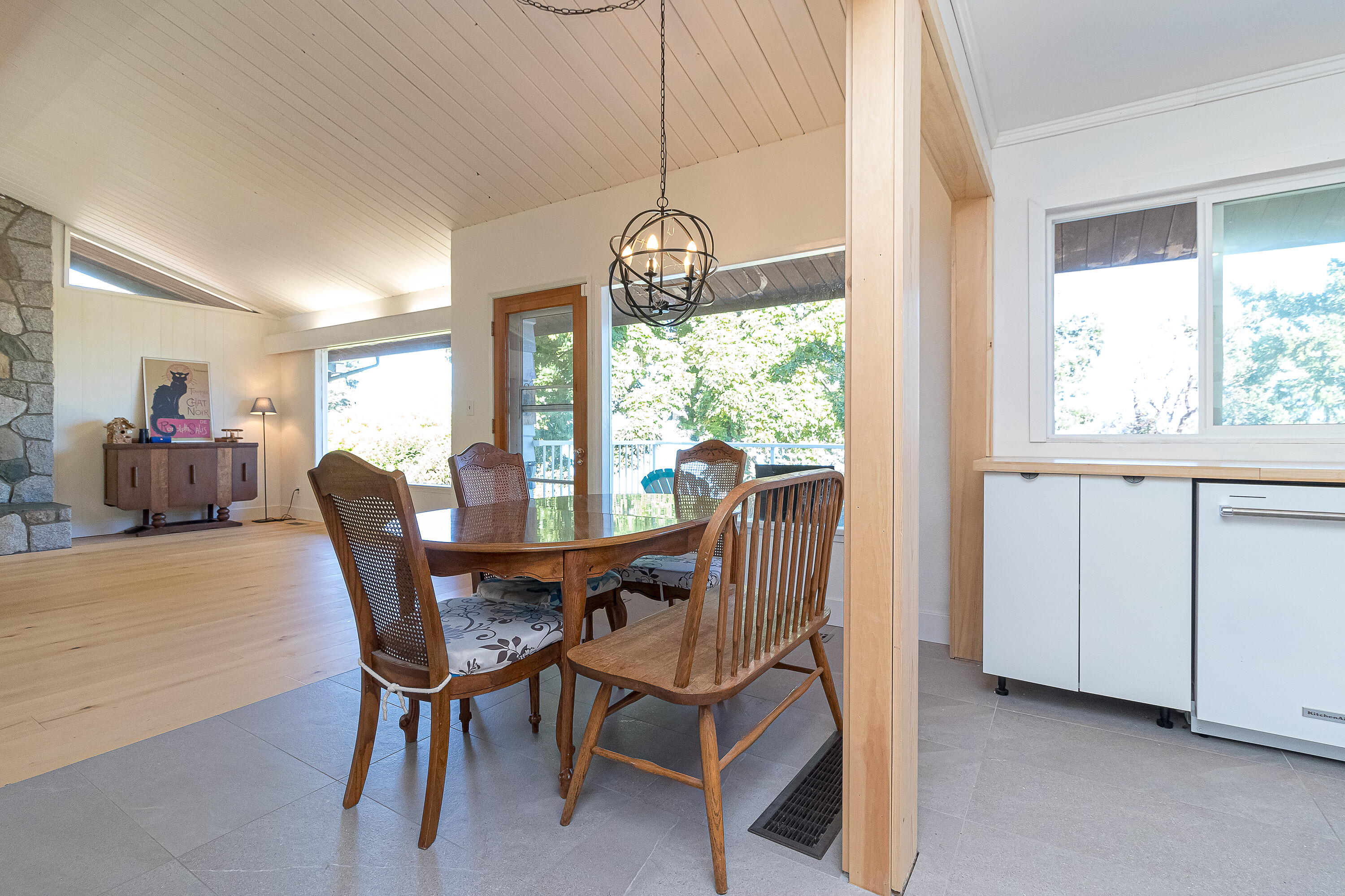  Prime Waterfront Home - 物件實景